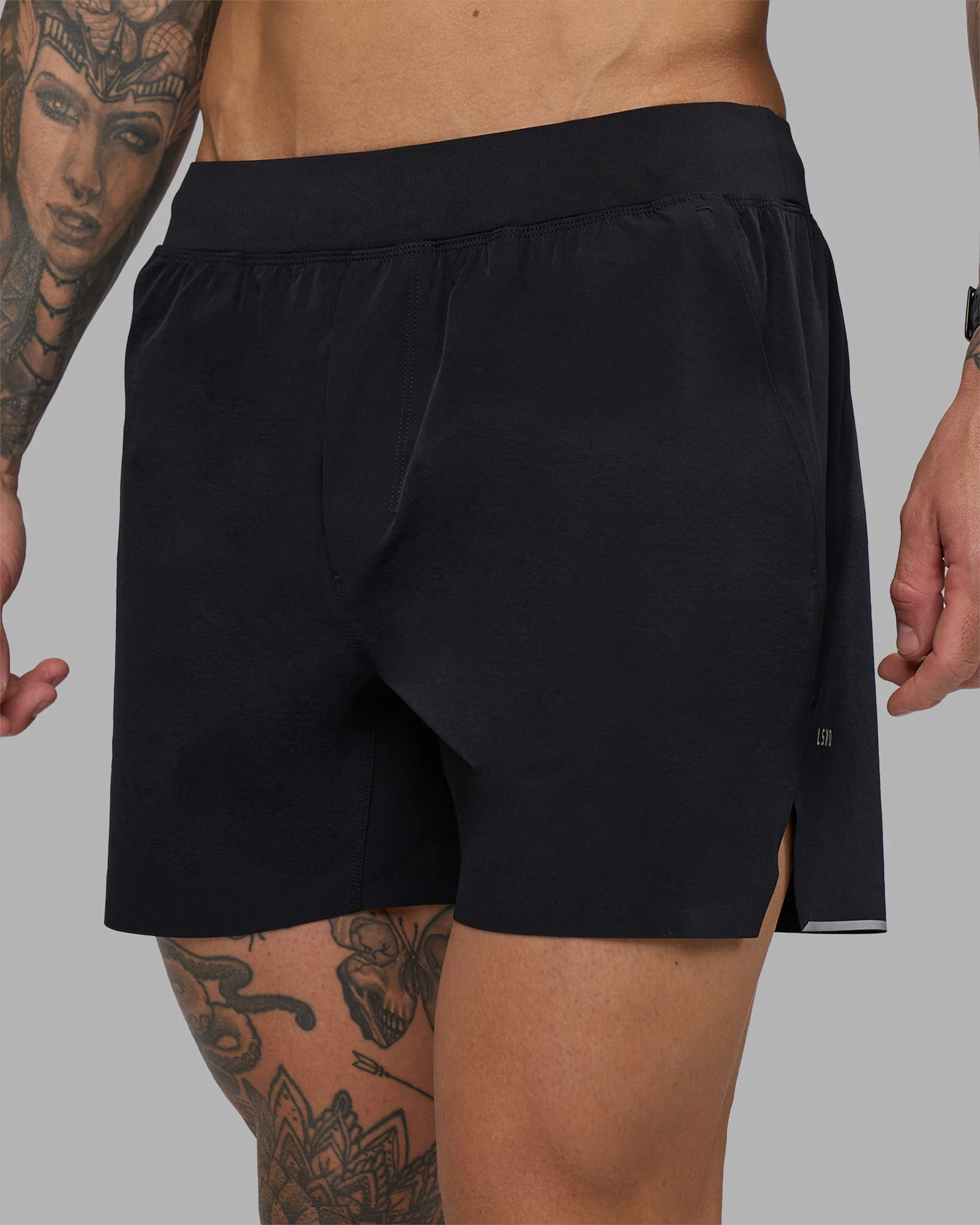 Hybrid 5" Short - Black-Reflective