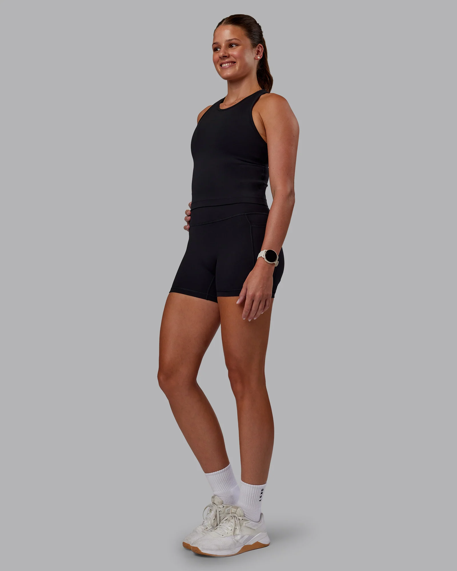 Flow Performance Tank 2.0 - Black 3 Flow Performance Tank 2.0 - Black
