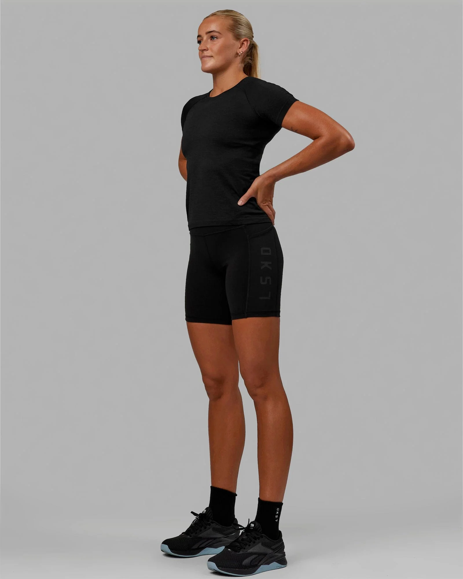 AeroFLX+ Seamless Tee - Black Marl 3 AeroFLX+ Seamless Tee - Black Marl