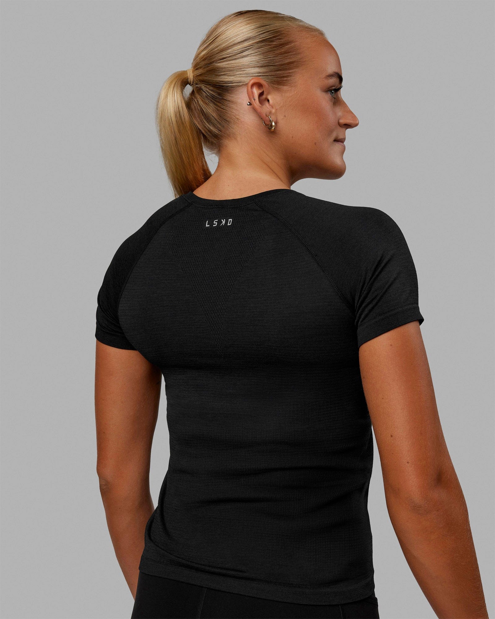 AeroFLX+ Seamless Tee - Black Marl 4 AeroFLX+ Seamless Tee - Black Marl