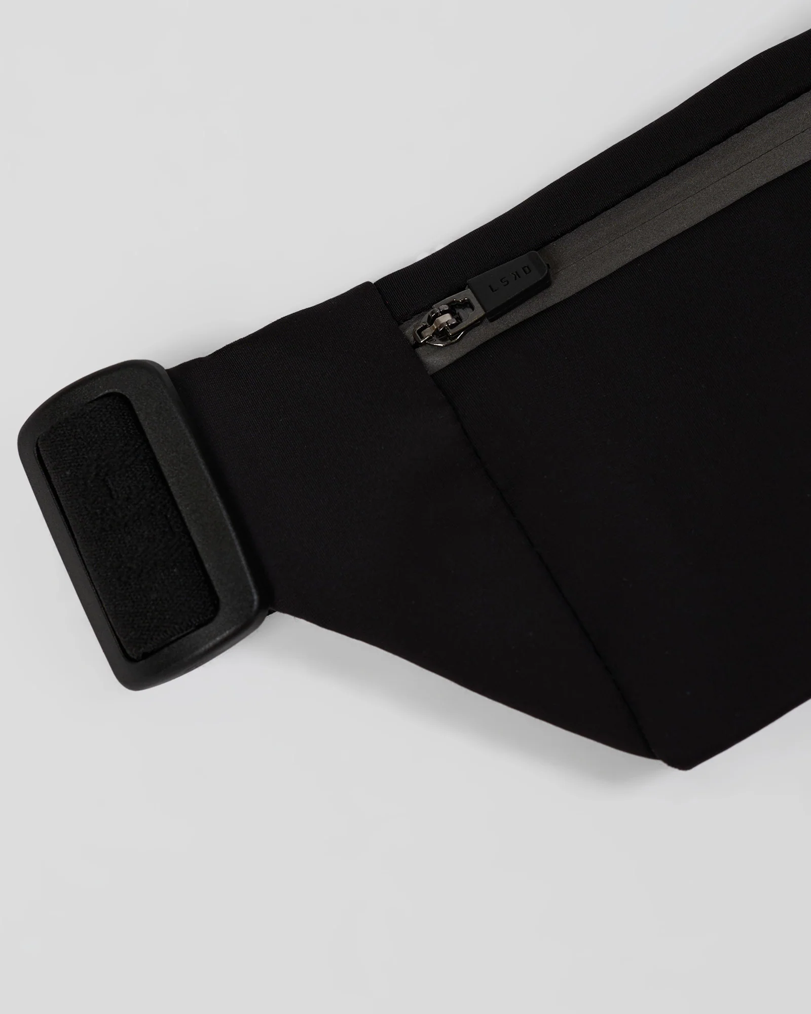 Accelerate Run Belt - Black-Reflective