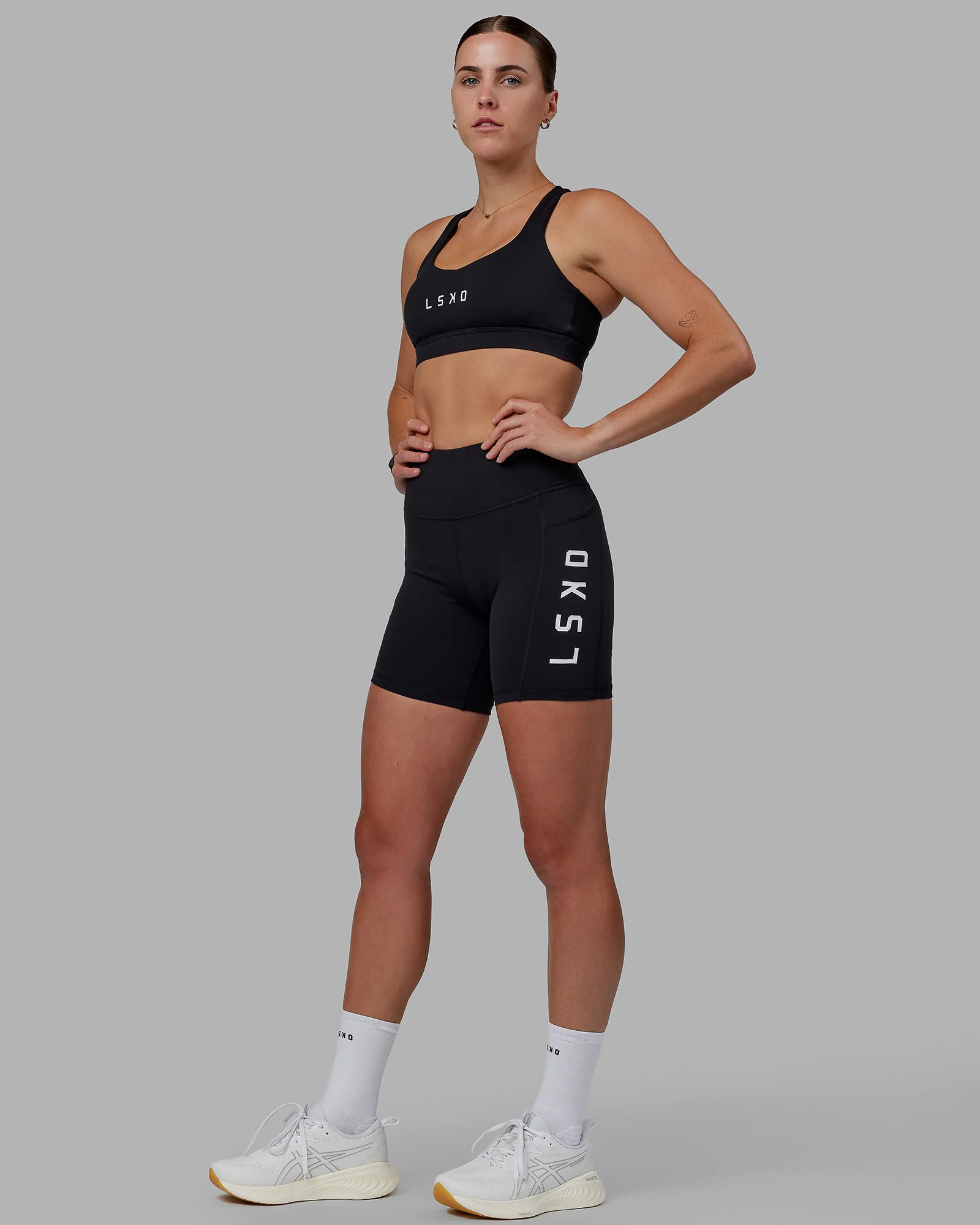 Rep Ultra High-Rise 6" Short Pockets - Black-White 6 Rep Ultra High-Rise 6" Short Pockets - Black-White