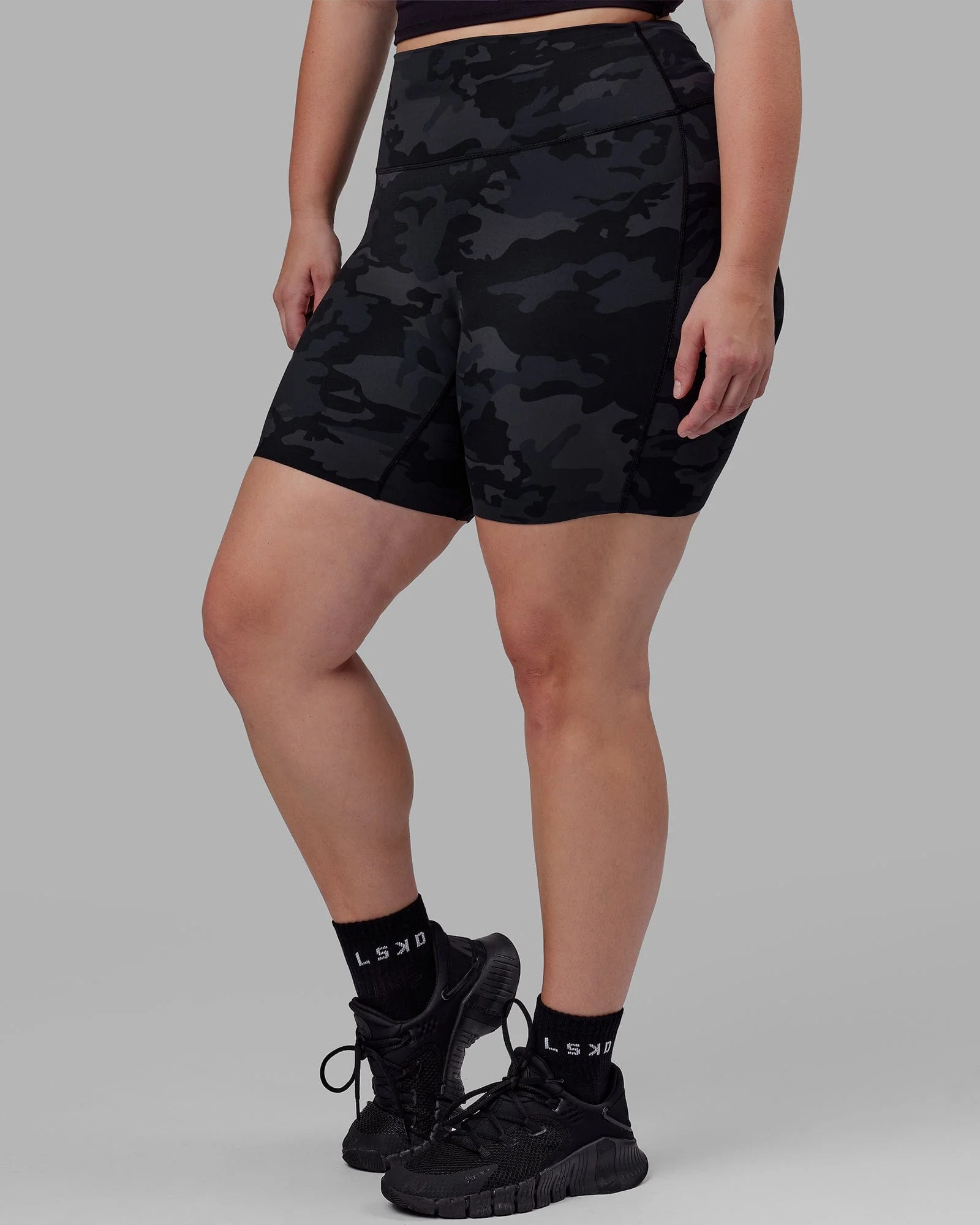 Elixir Ultra High-Rise 6" Short - Black Camo 9 Elixir Ultra High-Rise 6" Short - Black Camo