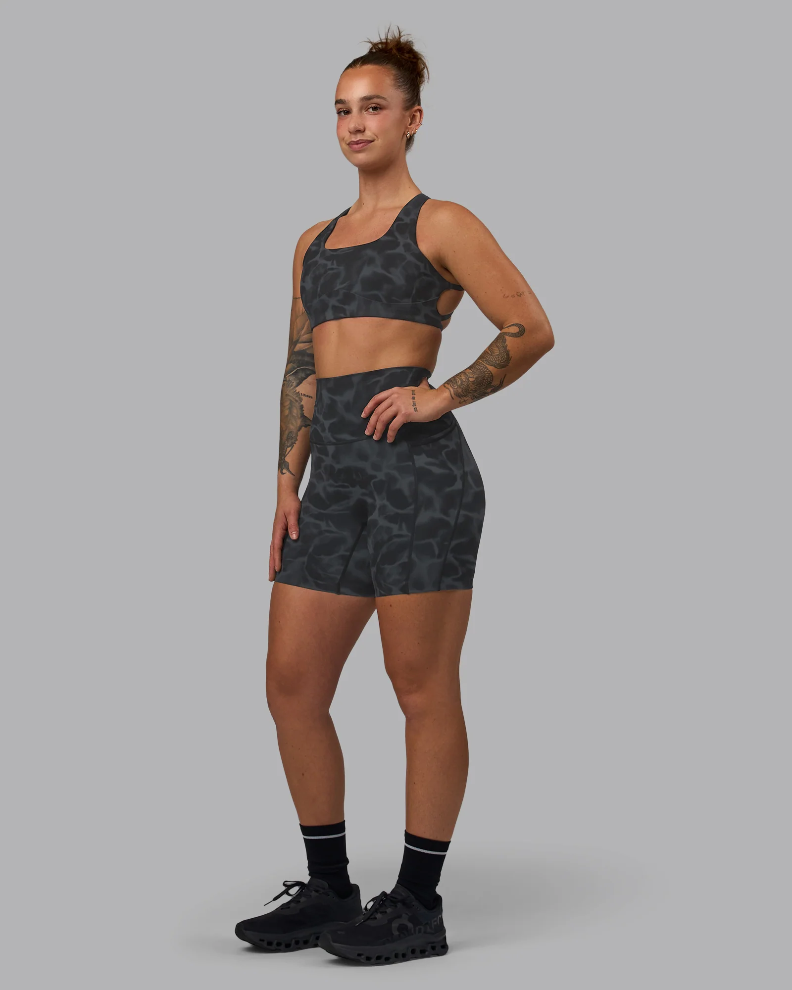 Elixir Ultra High-Rise 6" Short Pockets - Tranquil-Black 4 Elixir Ultra High-Rise 6" Short Pockets - Tranquil-Black