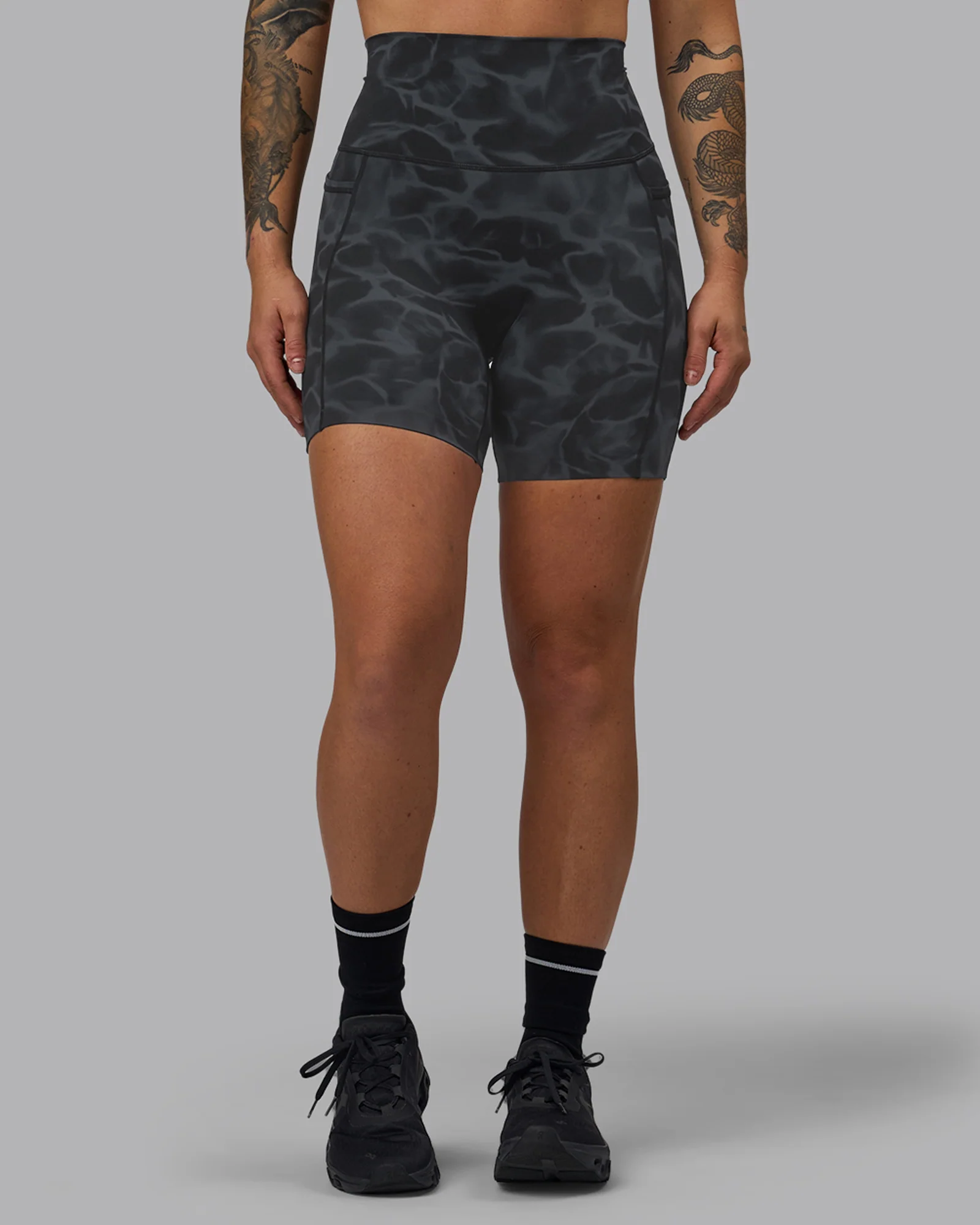 Elixir Ultra High-Rise 6" Short Pockets - Tranquil-Black 8 Elixir Ultra High-Rise 6" Short Pockets - Tranquil-Black