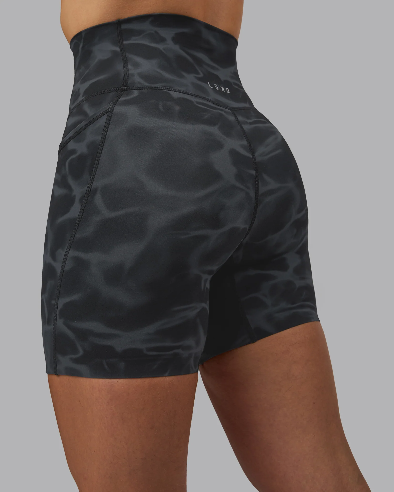 Elixir Ultra High-Rise 6" Short Pockets - Tranquil-Black 9 Elixir Ultra High-Rise 6" Short Pockets - Tranquil-Black