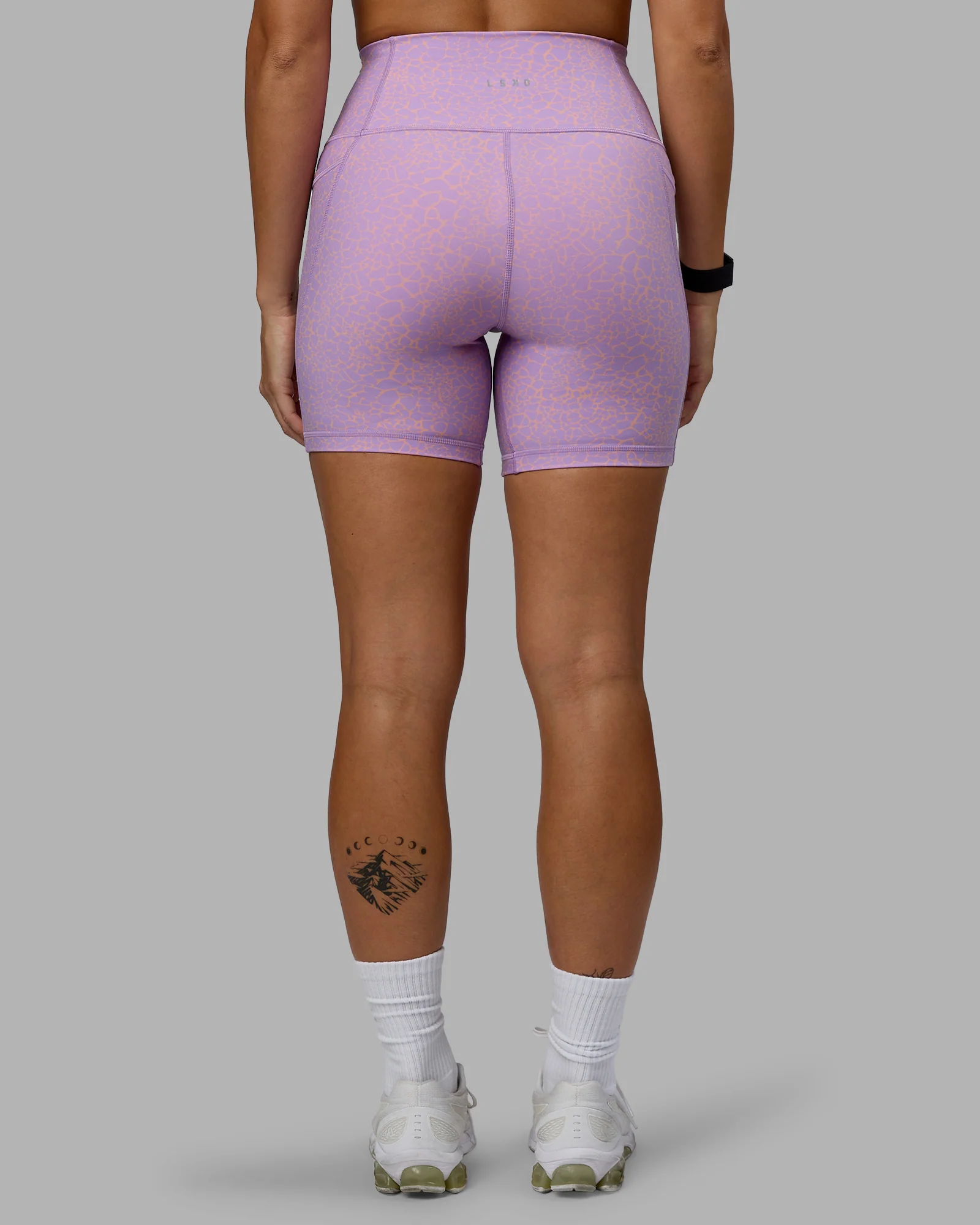 Fusion Ultra High-Rise 6" Short Pockets - Pale Lilac Vitality Print