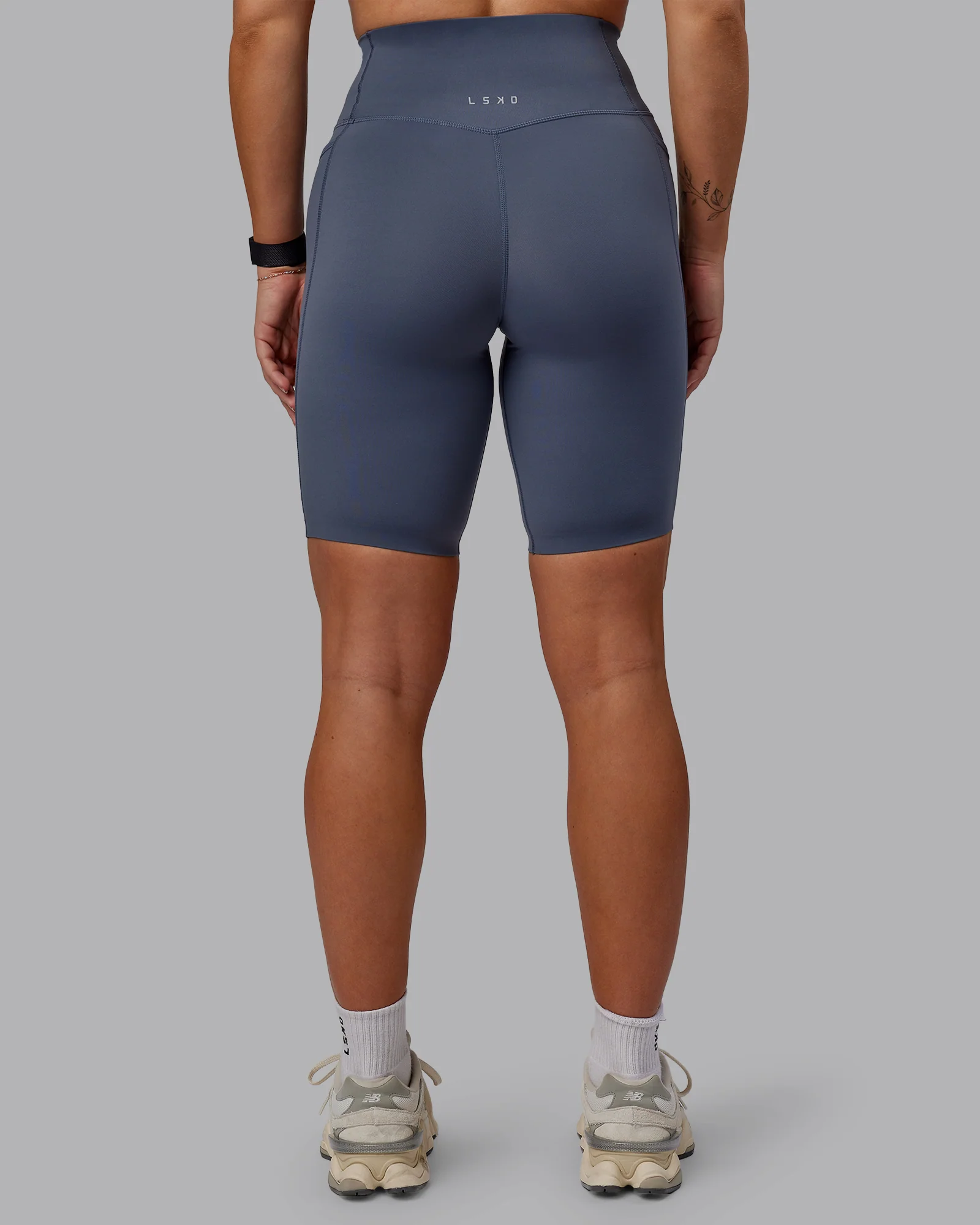 Elixir Ultra High-Rise 9" Short Pockets - Turbulence 4 Elixir Ultra High-Rise 9" Short Pockets - Turbulence