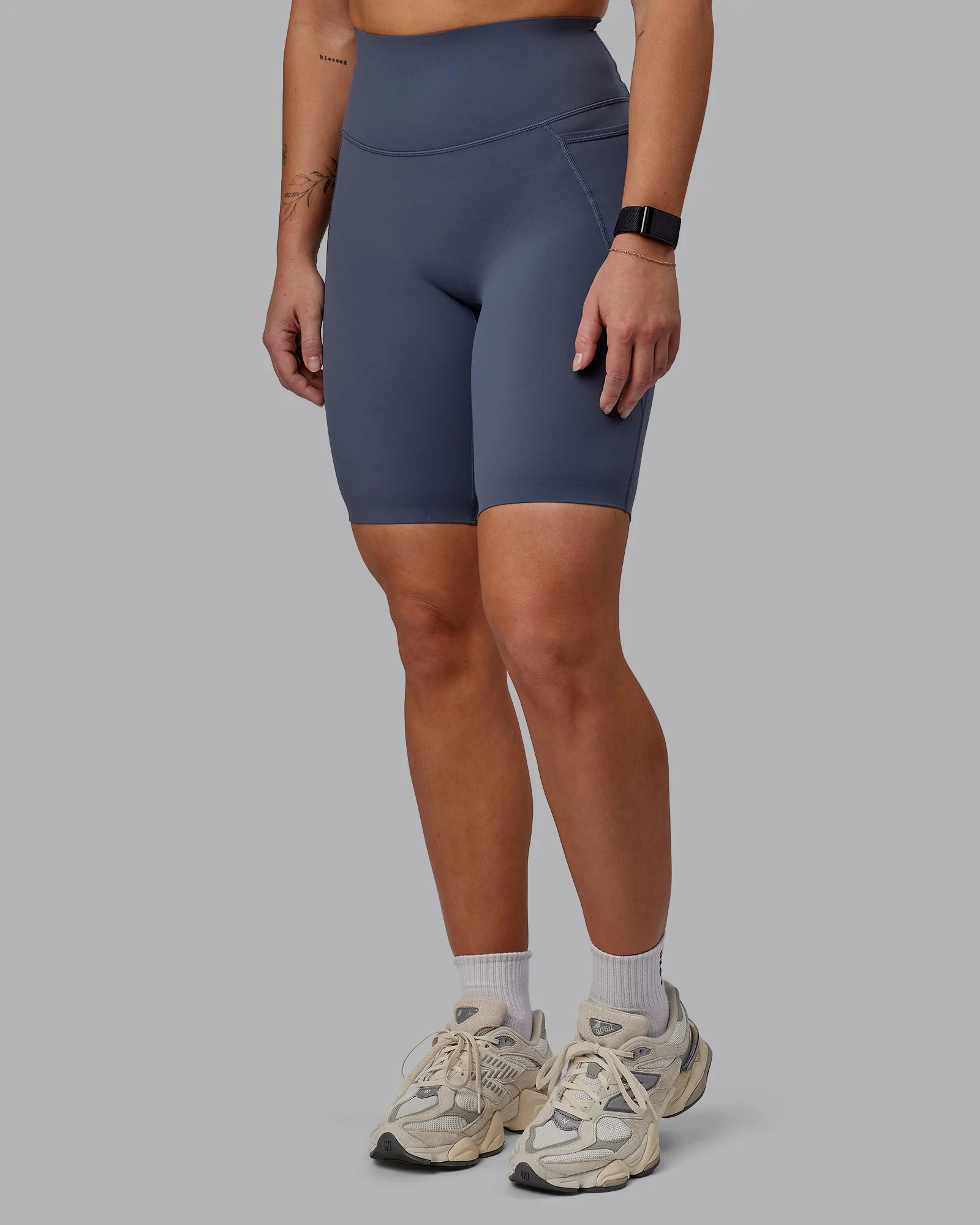 Elixir Ultra High-Rise 9" Short Pockets - Turbulence 6 Elixir Ultra High-Rise 9" Short Pockets - Turbulence