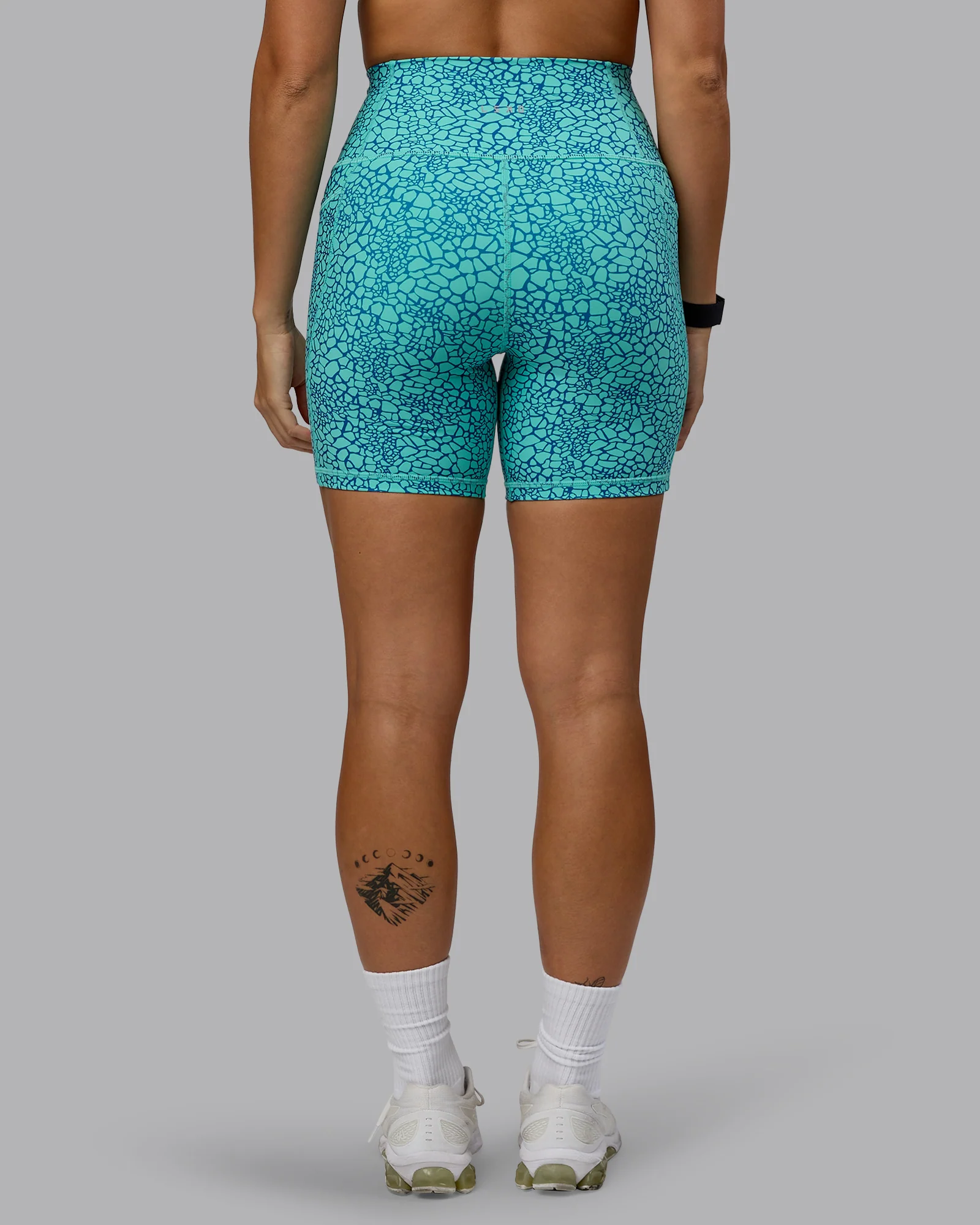 Fusion Ultra High-Rise 6" Short Pockets - Aquatic Awe Vitality Print 3 Fusion Ultra High-Rise 6" Short Pockets - Aquatic Awe Vitality Print