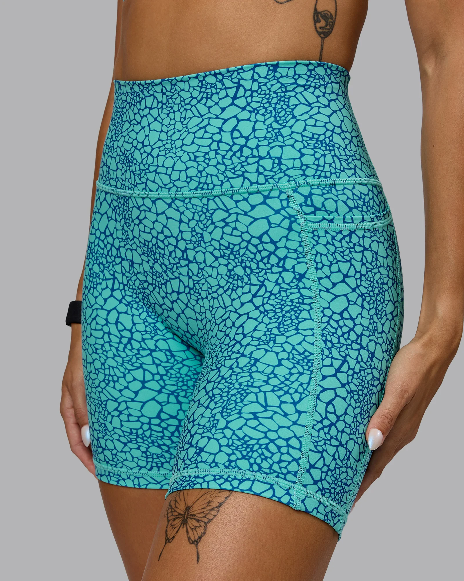 Fusion Ultra High-Rise 6" Short Pockets - Aquatic Awe Vitality Print 5 Fusion Ultra High-Rise 6" Short Pockets - Aquatic Awe Vitality Print
