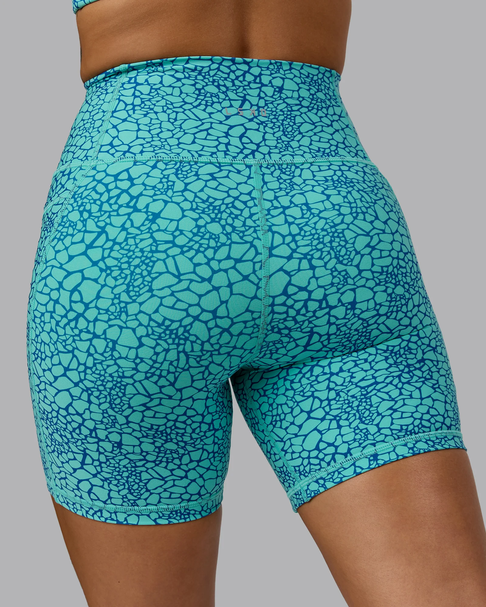 Fusion Ultra High-Rise 6" Short Pockets - Aquatic Awe Vitality Print 7 Fusion Ultra High-Rise 6" Short Pockets - Aquatic Awe Vitality Print