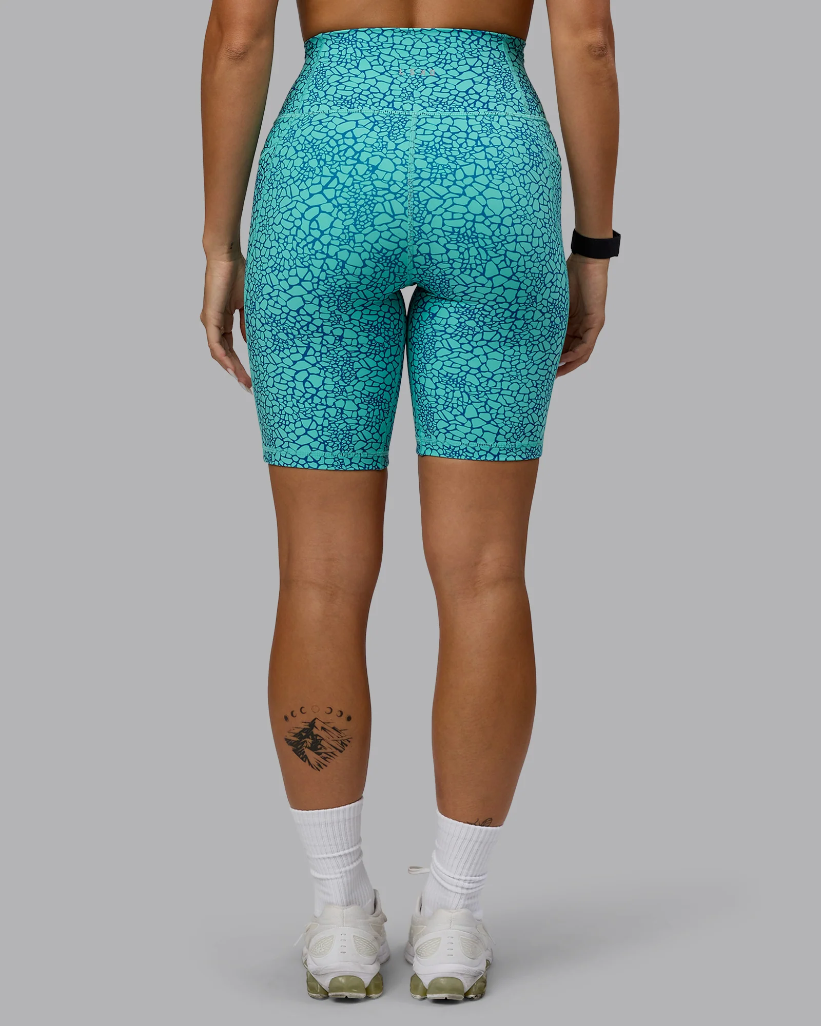 Fusion Ultra High-Rise 9" Short Pockets - Aquatic Awe Vitality Print 4 Fusion Ultra High-Rise 9" Short Pockets - Aquatic Awe Vitality Print