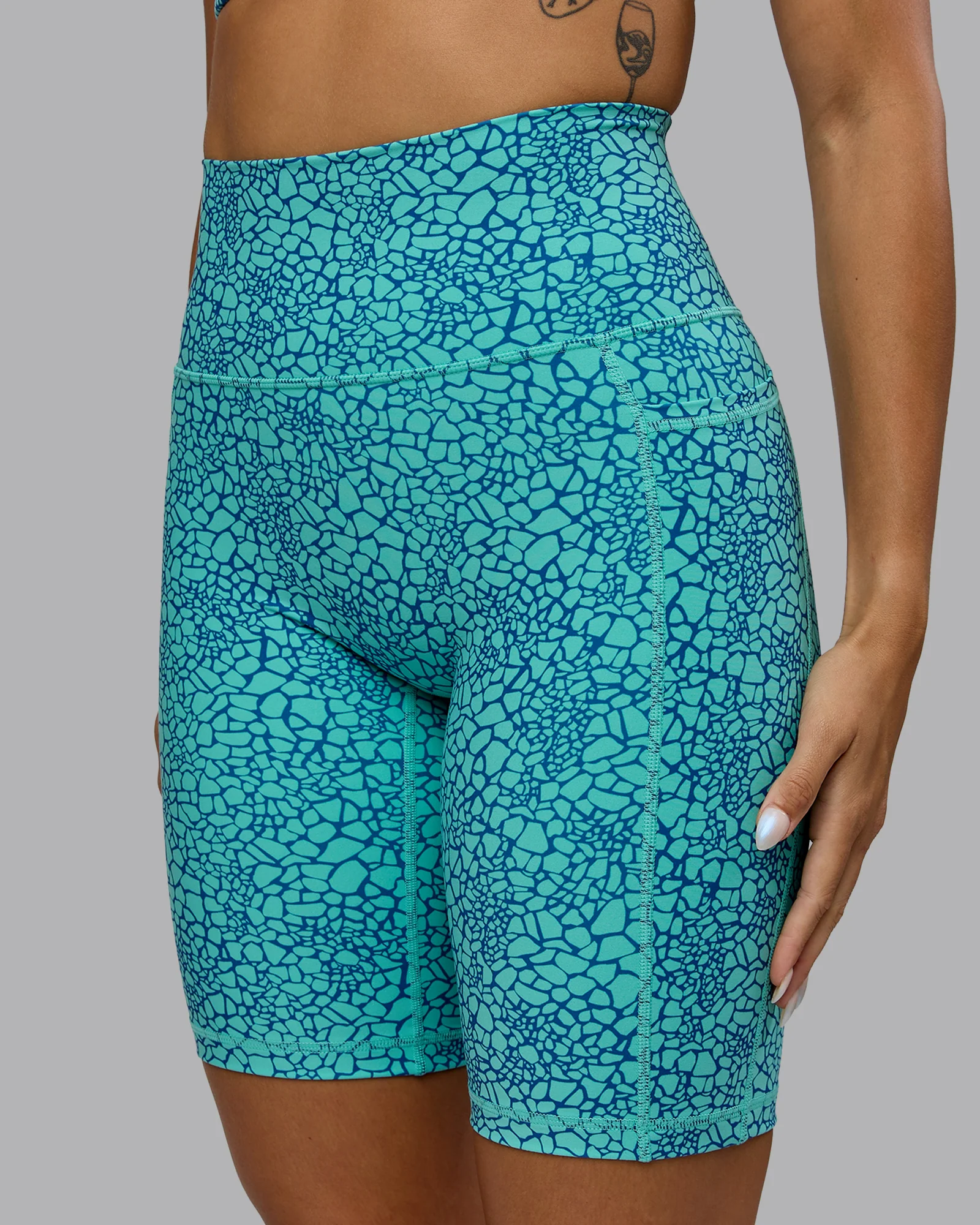 Fusion Ultra High-Rise 9" Short Pockets - Aquatic Awe Vitality Print 7 Fusion Ultra High-Rise 9" Short Pockets - Aquatic Awe Vitality Print