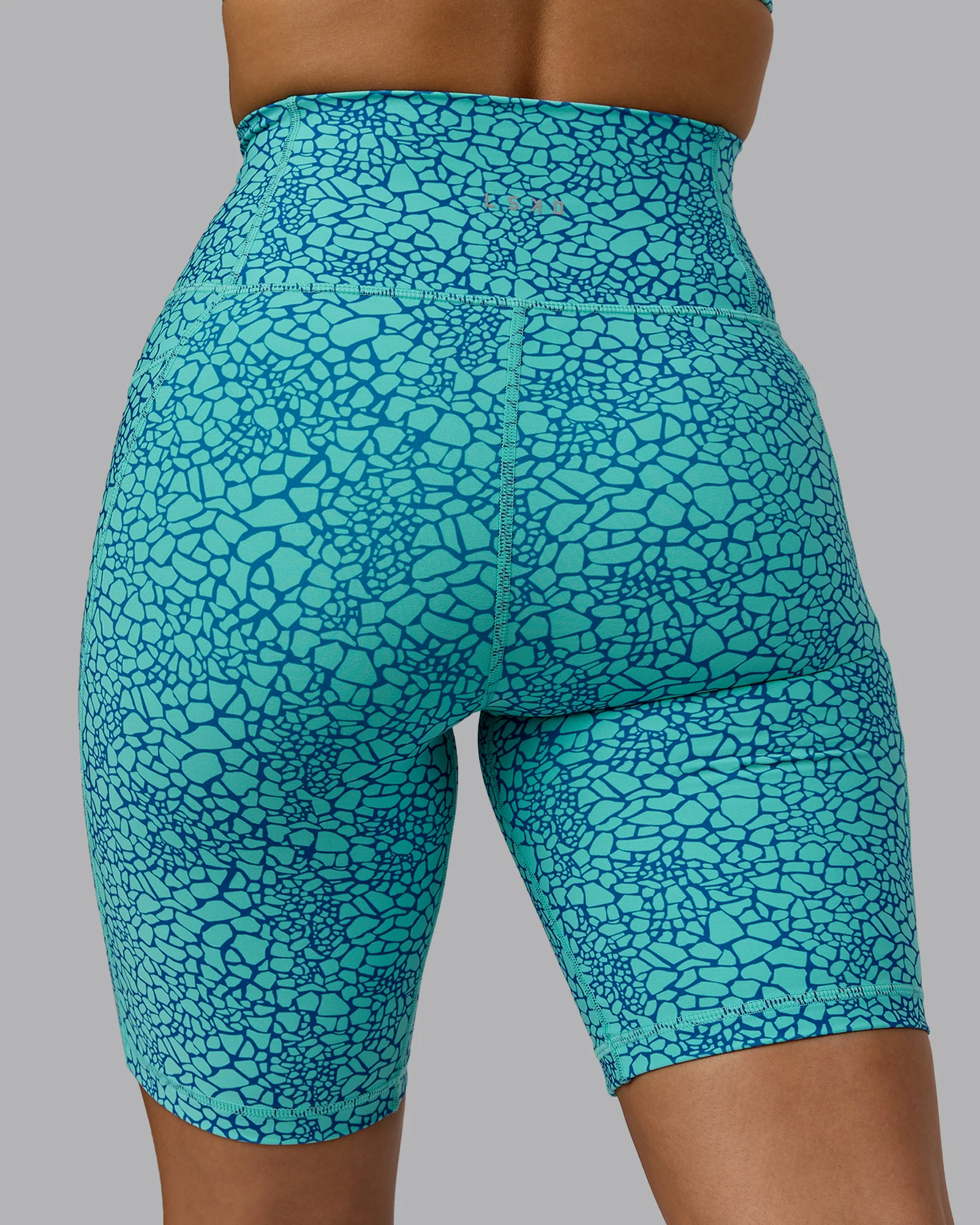 Fusion Ultra High-Rise 9" Short Pockets - Aquatic Awe Vitality Print 8 Fusion Ultra High-Rise 9" Short Pockets - Aquatic Awe Vitality Print