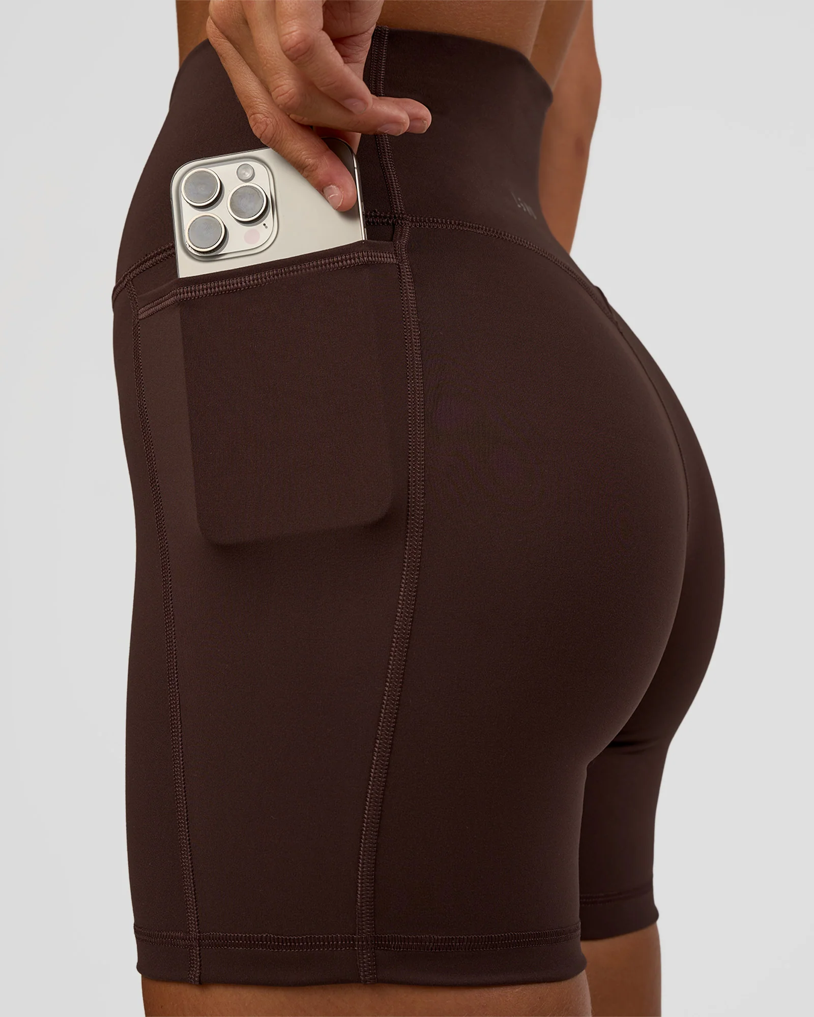 Fusion V-Contour Ultra High-Rise 6" Short Pockets - Hot Chocolate 1 Fusion V-Contour Ultra High-Rise 6" Short Pockets - Hot Chocolate