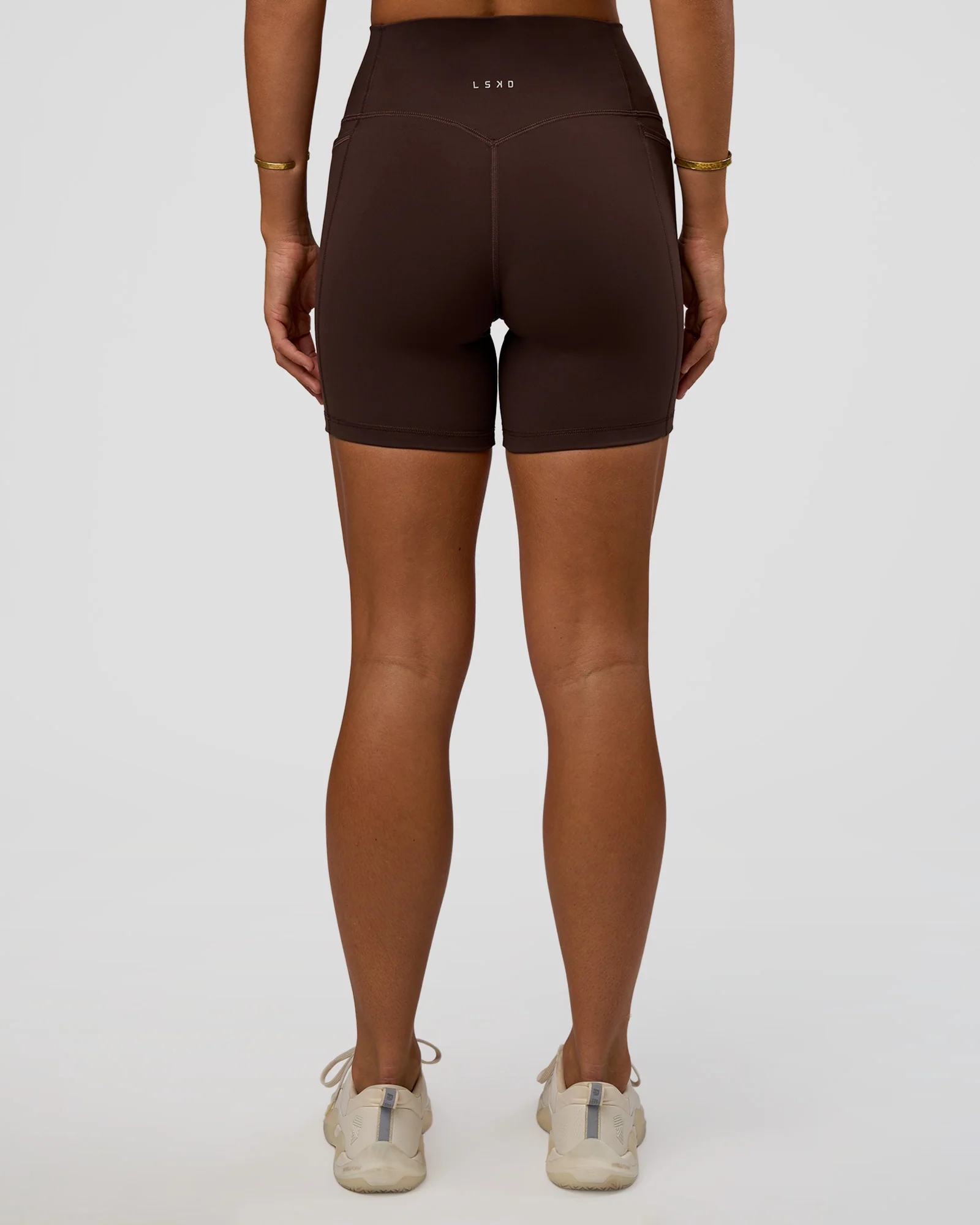 Fusion V-Contour Ultra High-Rise 6" Short Pockets - Hot Chocolate 4 Fusion V-Contour Ultra High-Rise 6" Short Pockets - Hot Chocolate