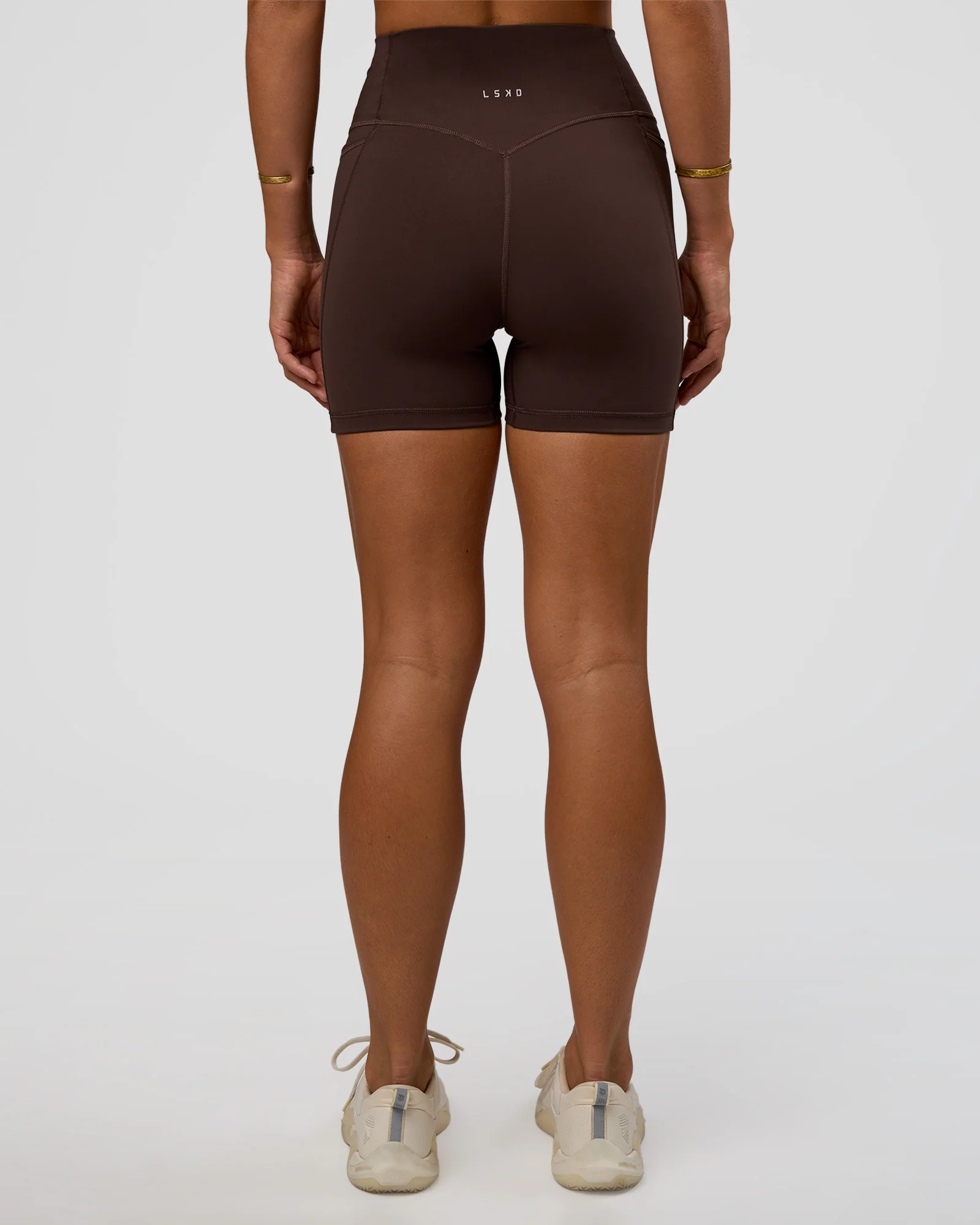 Fusion V-Contour Ultra High-Rise 4” Short Pockets - Hot Chocolate 2 Fusion V-Contour Ultra High-Rise 4” Short Pockets - Hot Chocolate
