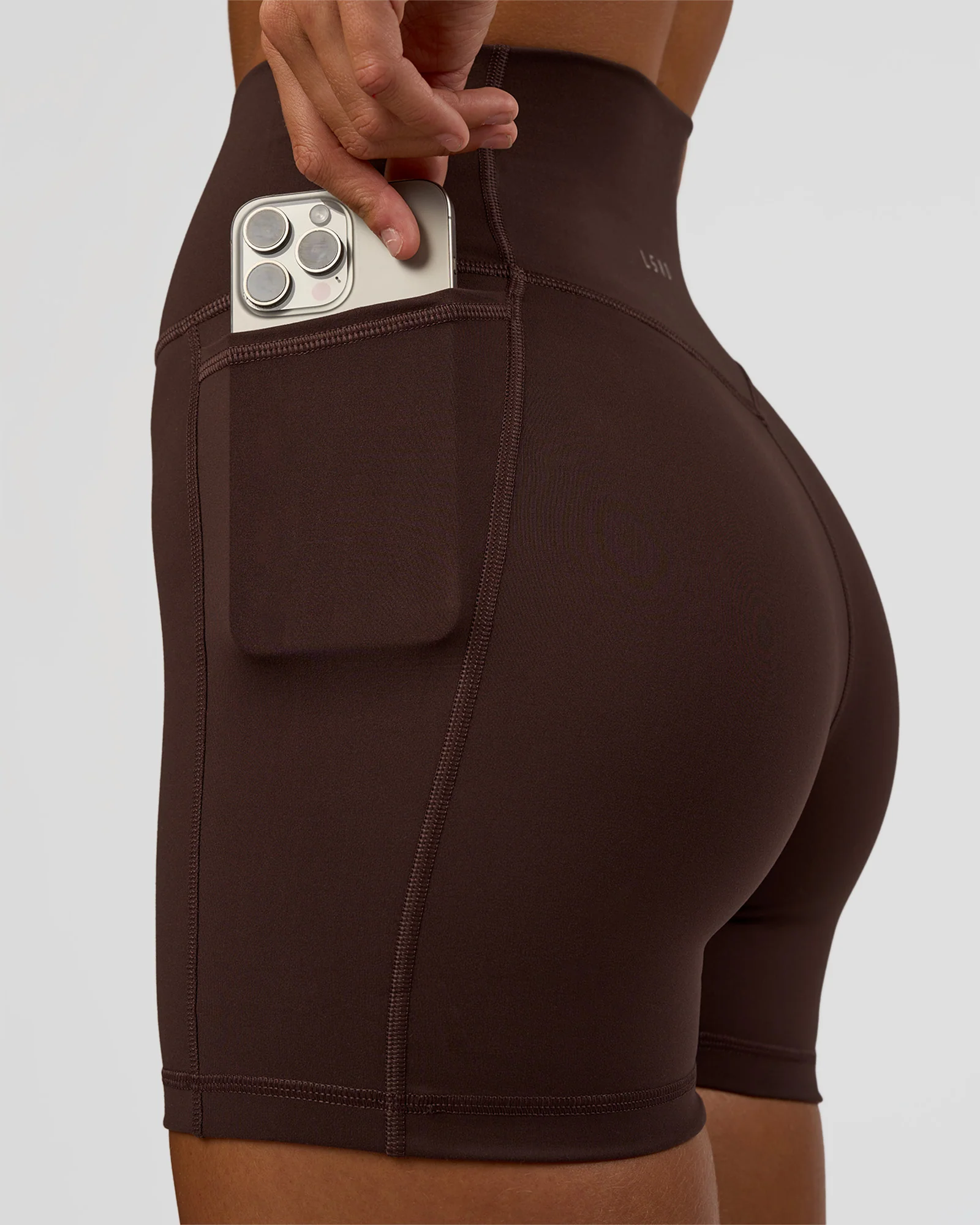 Fusion V-Contour Ultra High-Rise 4” Short Pockets - Hot Chocolate 4 Fusion V-Contour Ultra High-Rise 4” Short Pockets - Hot Chocolate