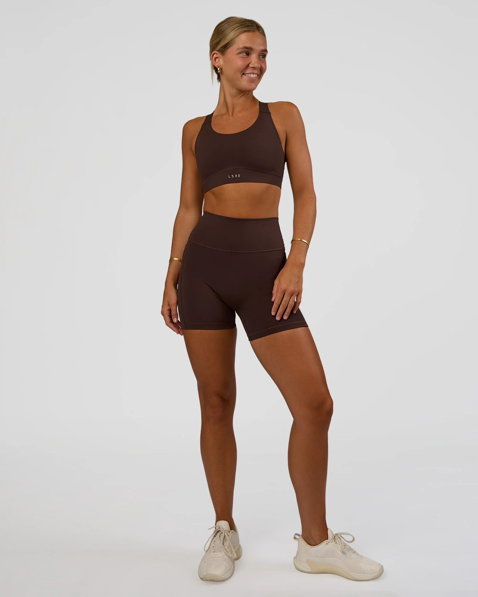 Fusion V-Contour Ultra High-Rise 4” Short Pockets - Hot Chocolate 6 Fusion V-Contour Ultra High-Rise 4” Short Pockets - Hot Chocolate
