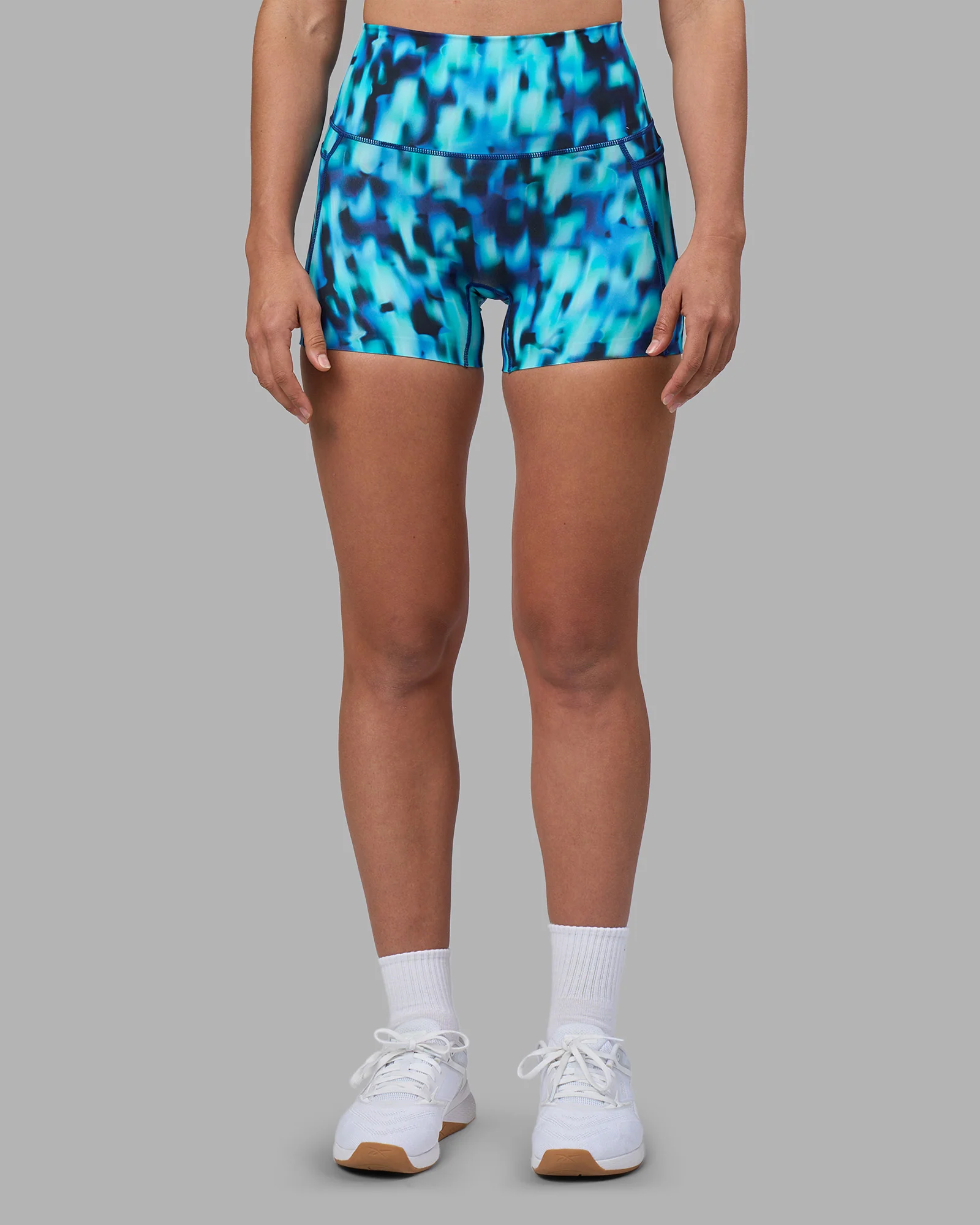 Elixir Ultra High-Rise 4" Short Pockets - Luminous 1 Elixir Ultra High-Rise 4" Short Pockets - Luminous