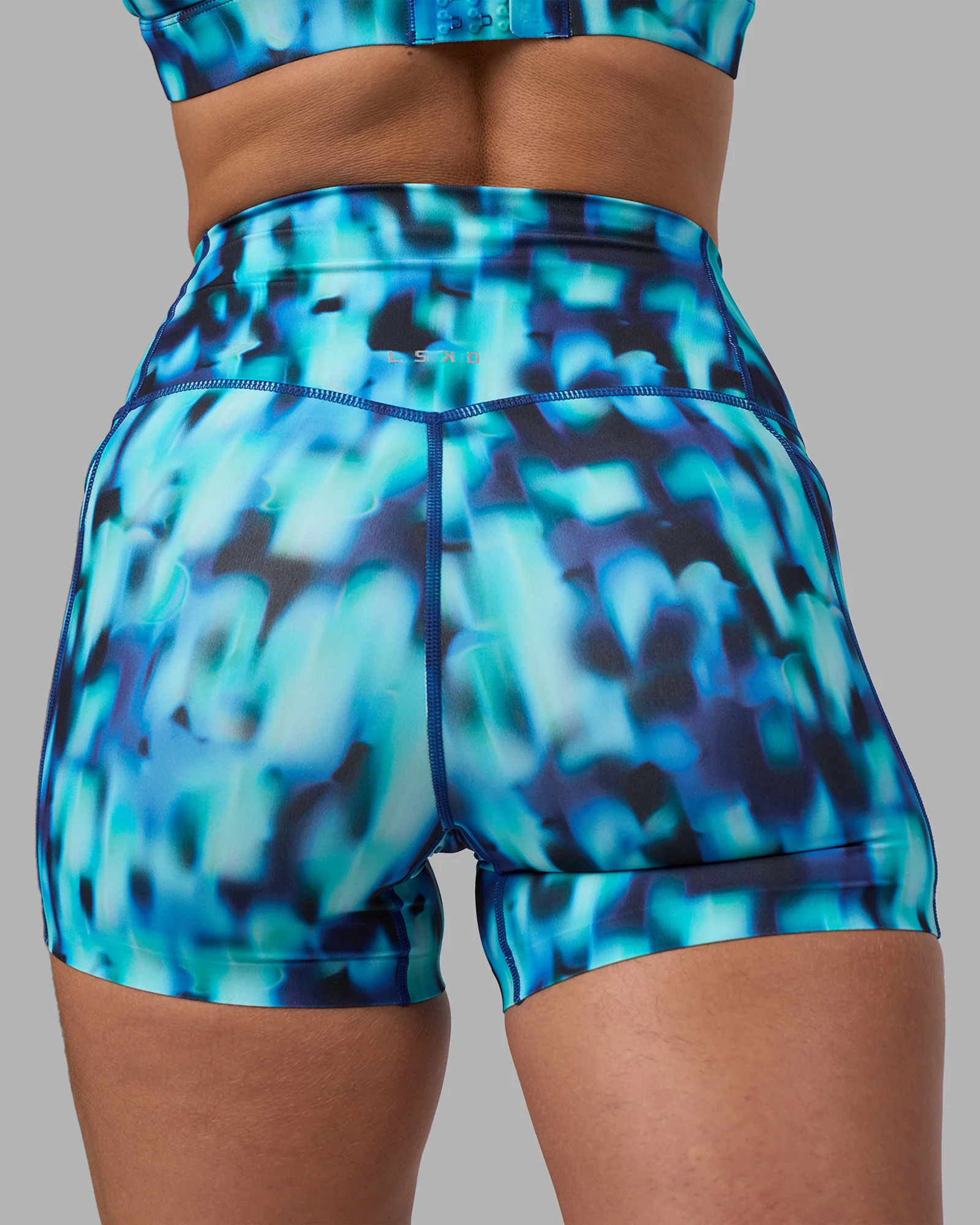 Elixir Ultra High-Rise 4" Short Pockets - Luminous 9 Elixir Ultra High-Rise 4" Short Pockets - Luminous