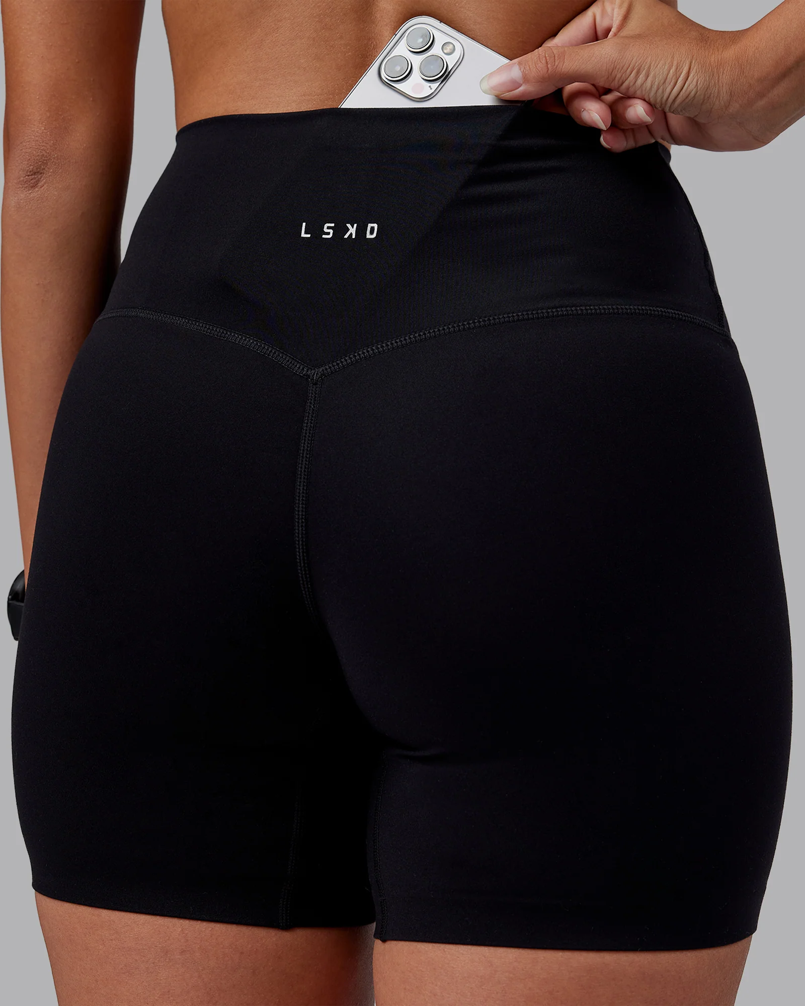 Elixir High-Rise 6" Short - Black
