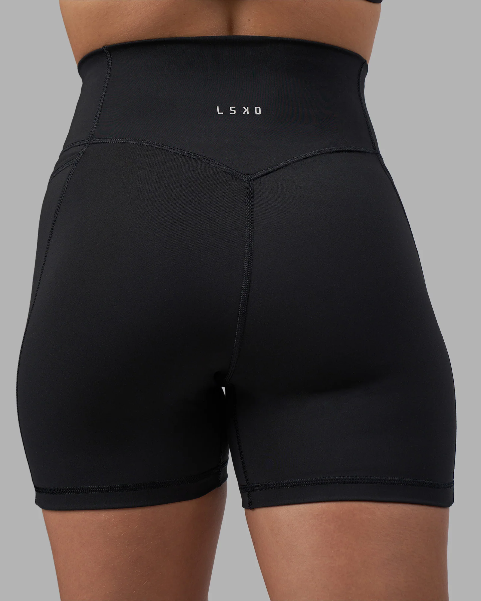 Fusion V-Contour Ultra High-Rise 4” Short Pockets - Black