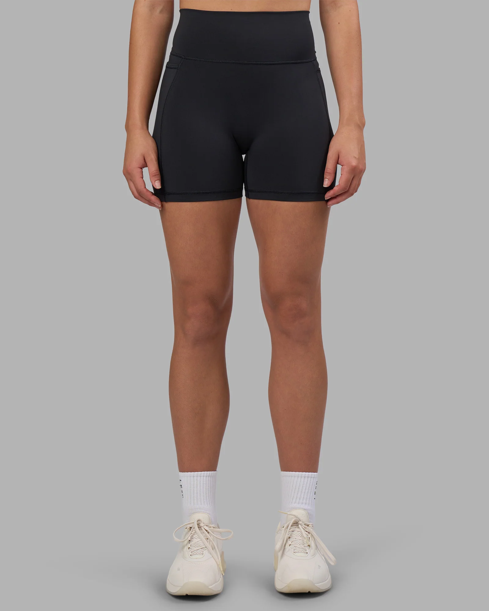 Fusion V-Contour Ultra High-Rise 4” Short Pockets - Black
