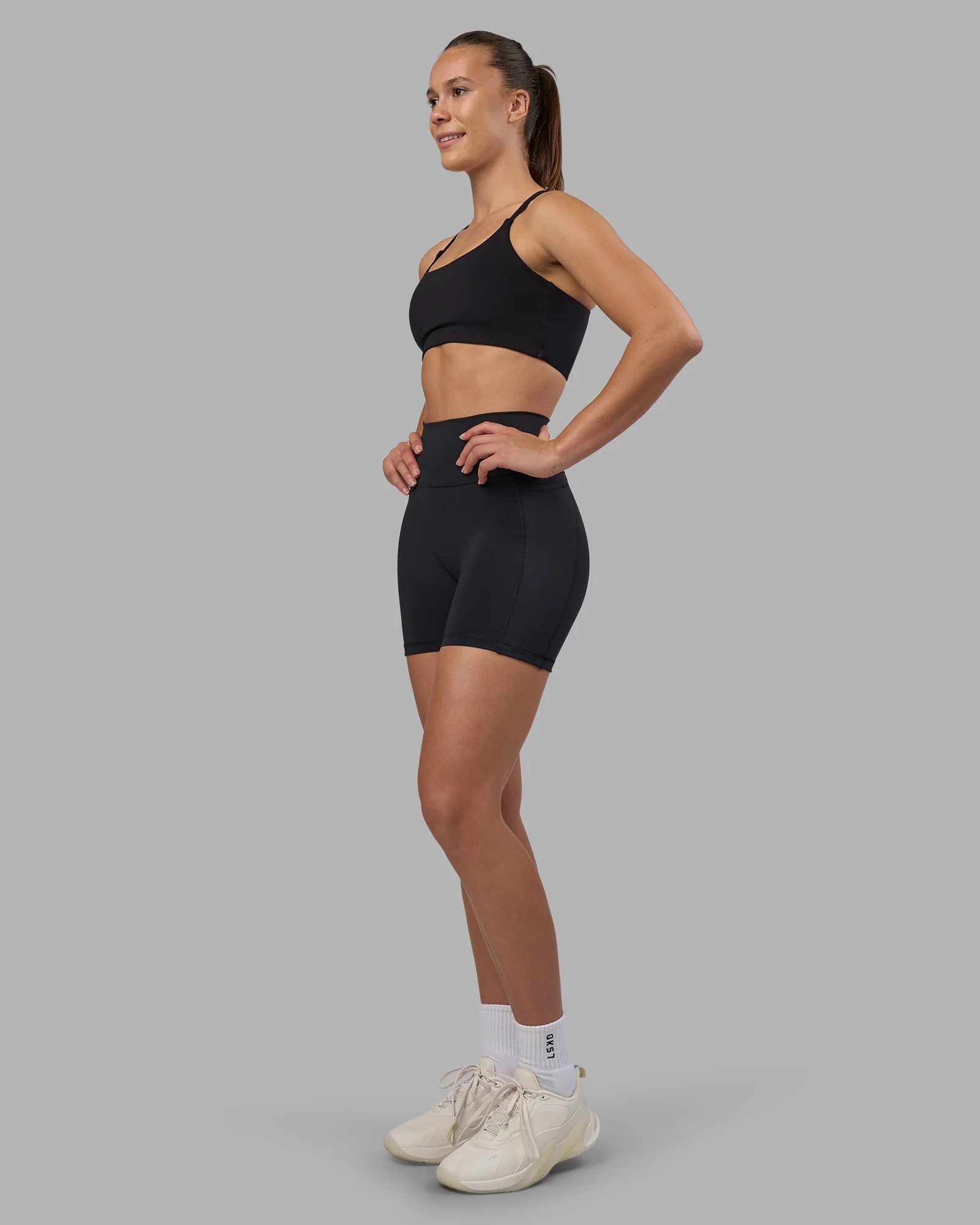 Fusion V-Contour Ultra High-Rise 4” Short Pockets - Black