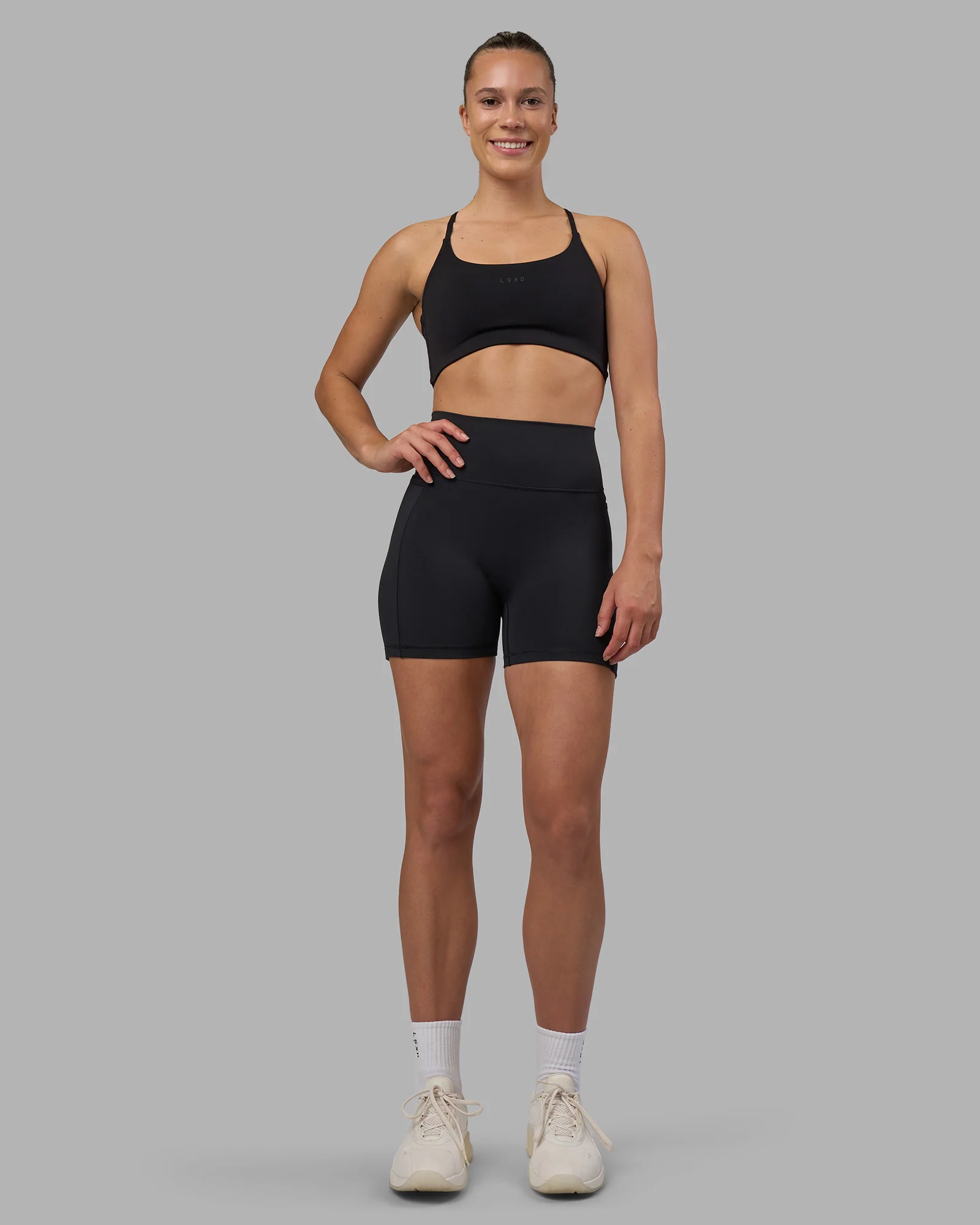 Fusion V-Contour Ultra High-Rise 4” Short Pockets - Black