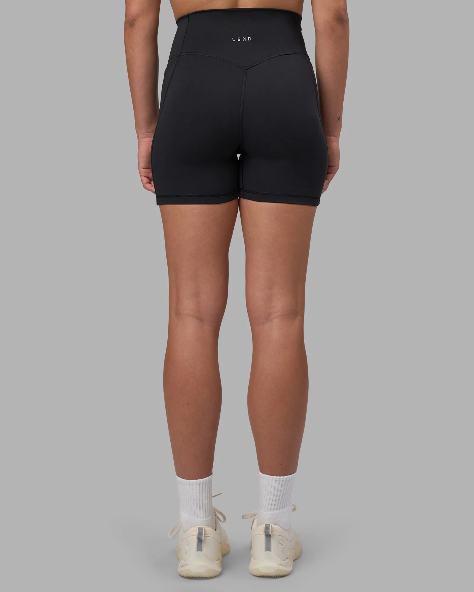 Fusion V-Contour Ultra High-Rise 4” Short Pockets - Black