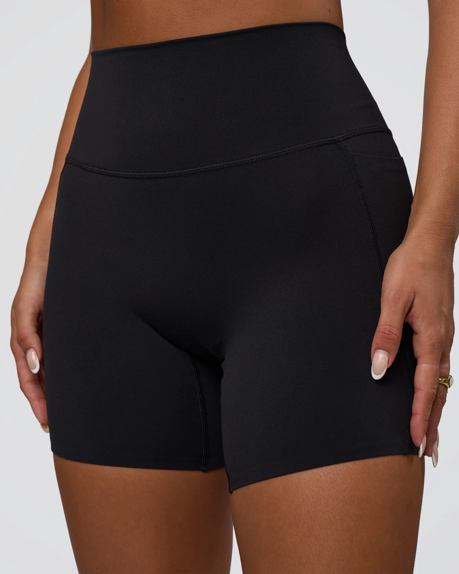 Elixir Defined High-Rise 6" Short Pockets - Black