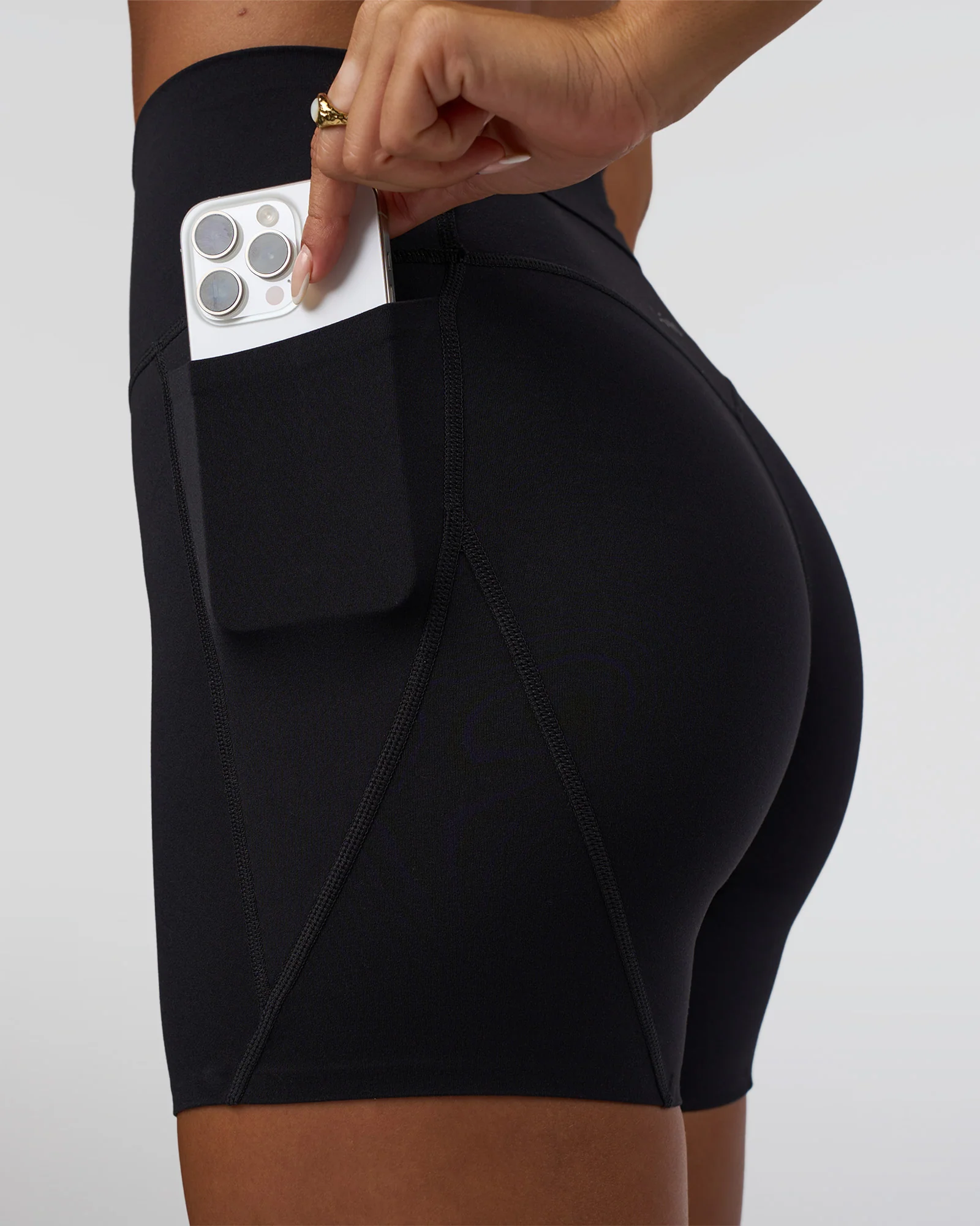 Elixir Defined High-Rise 6" Short Pockets - Black
