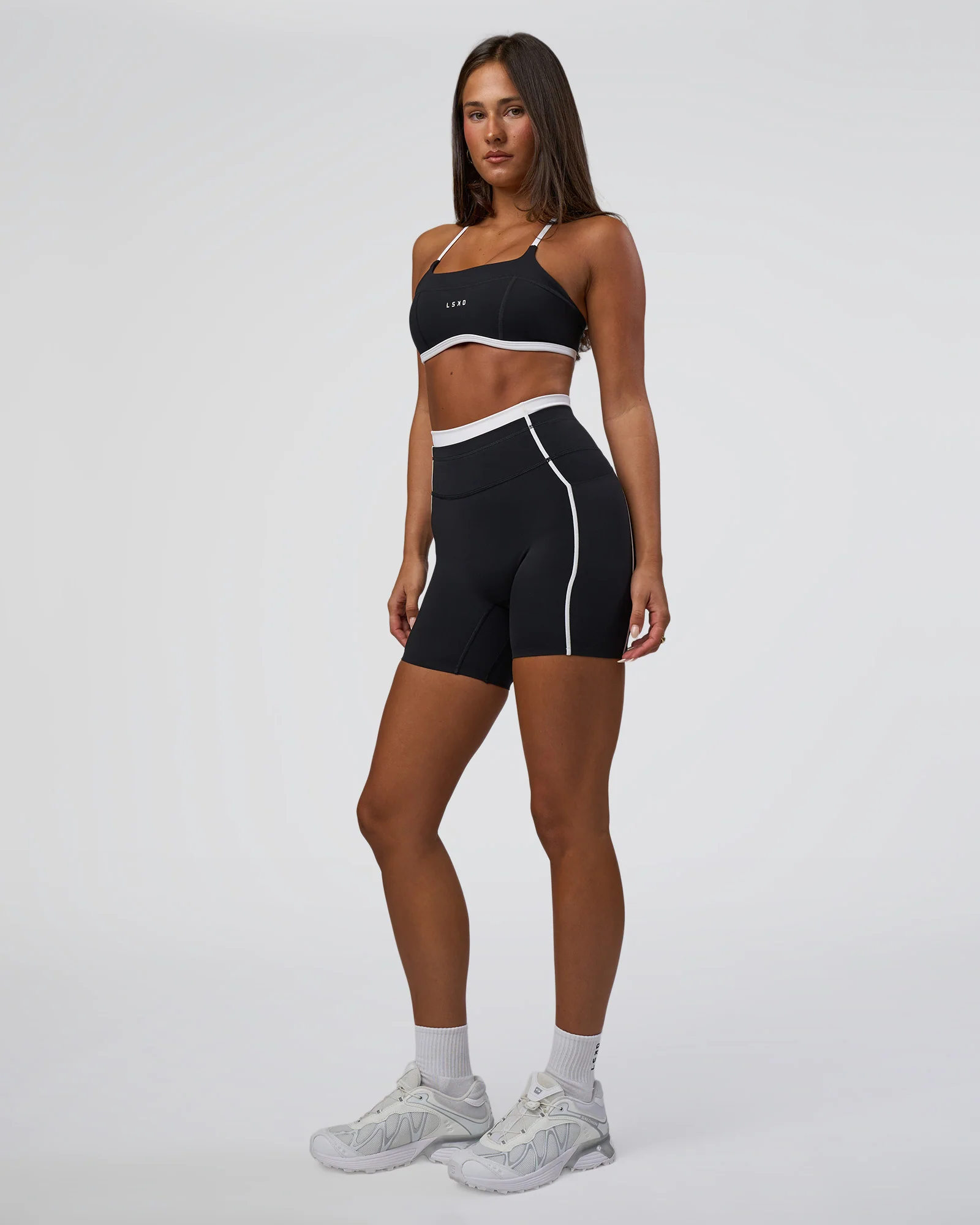 Liberate Contrast High-Rise 6" Short Pockets - Black-White 5 Liberate Contrast High-Rise 6" Short Pockets - Black-White