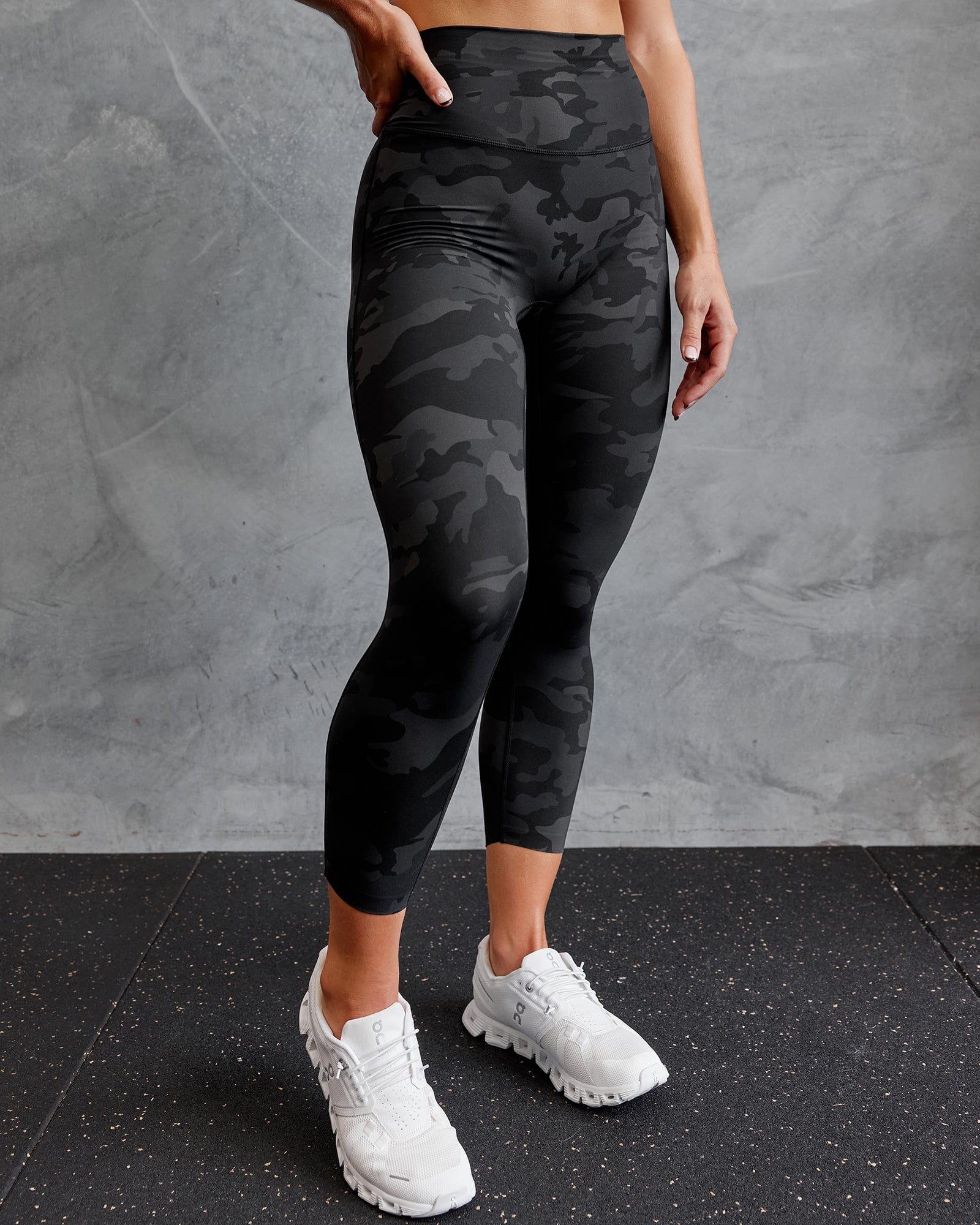 Elixir Ultra High-Rise 7/8 Legging - Black Camo 2 Elixir Ultra High-Rise 7/8 Legging - Black Camo