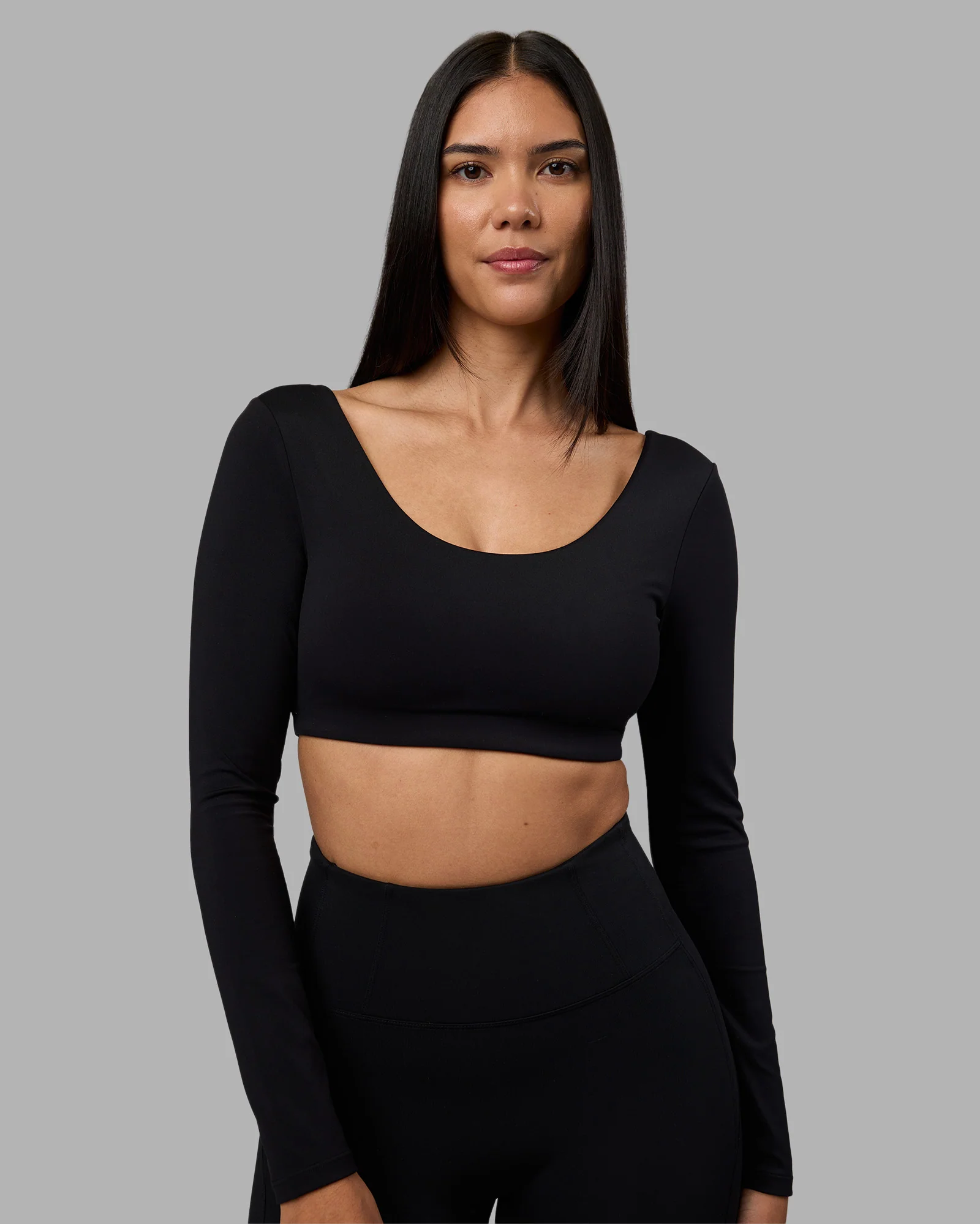 Aria Long Sleeve Sports Bra - Black
