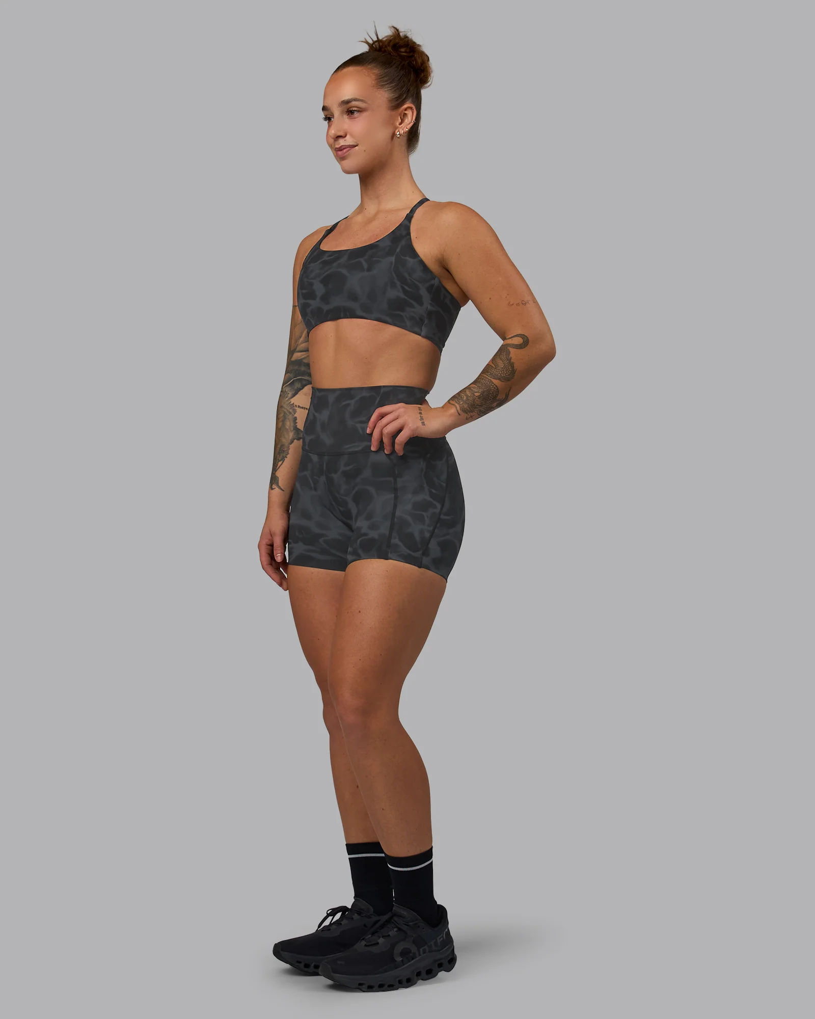 Twist Sports Bra - Tranquil-Black 5 Twist Sports Bra - Tranquil-Black