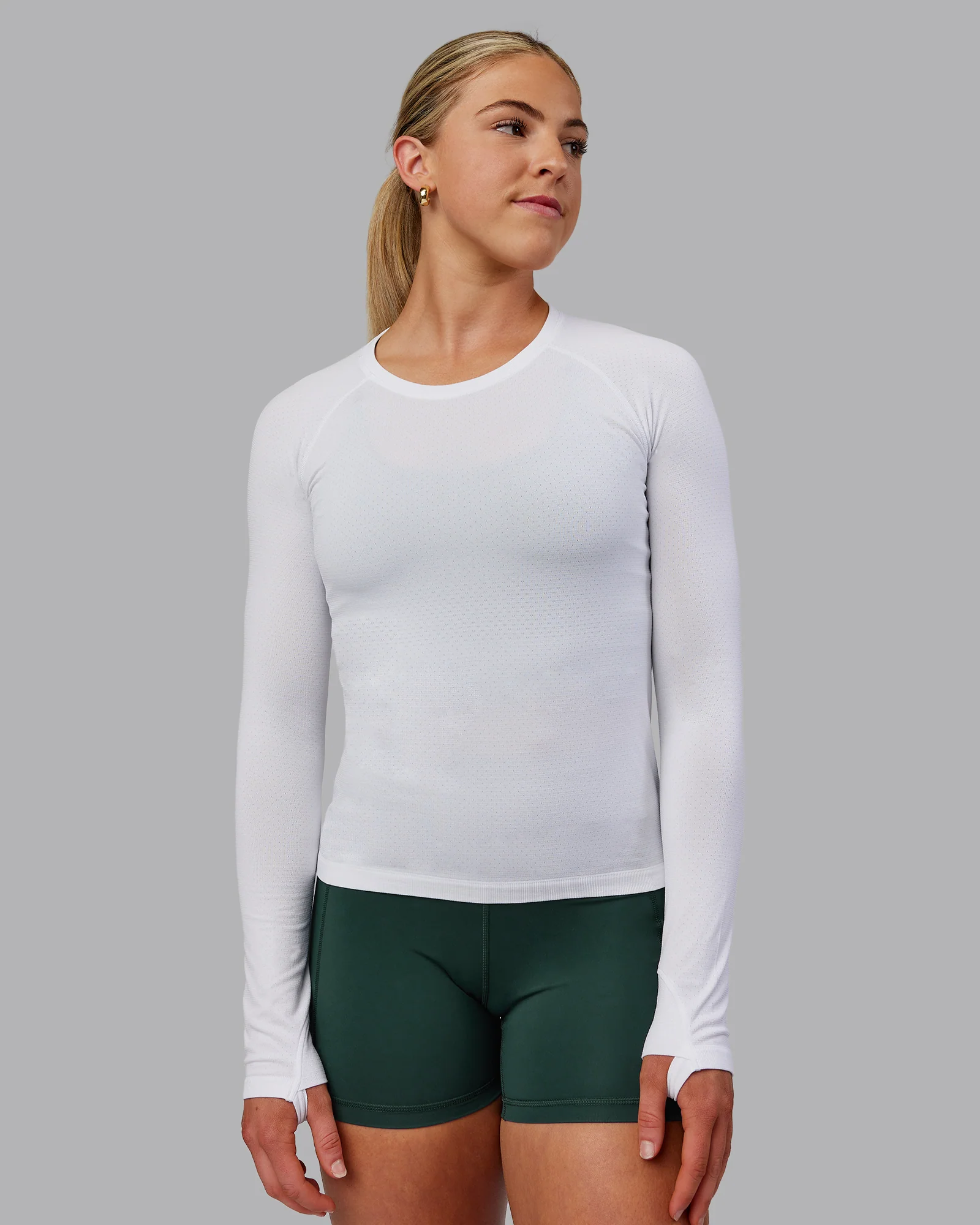 AeroFLX+ Seamless Long Sleeve Tee - White/White 2 AeroFLX+ Seamless Long Sleeve Tee - White/White
