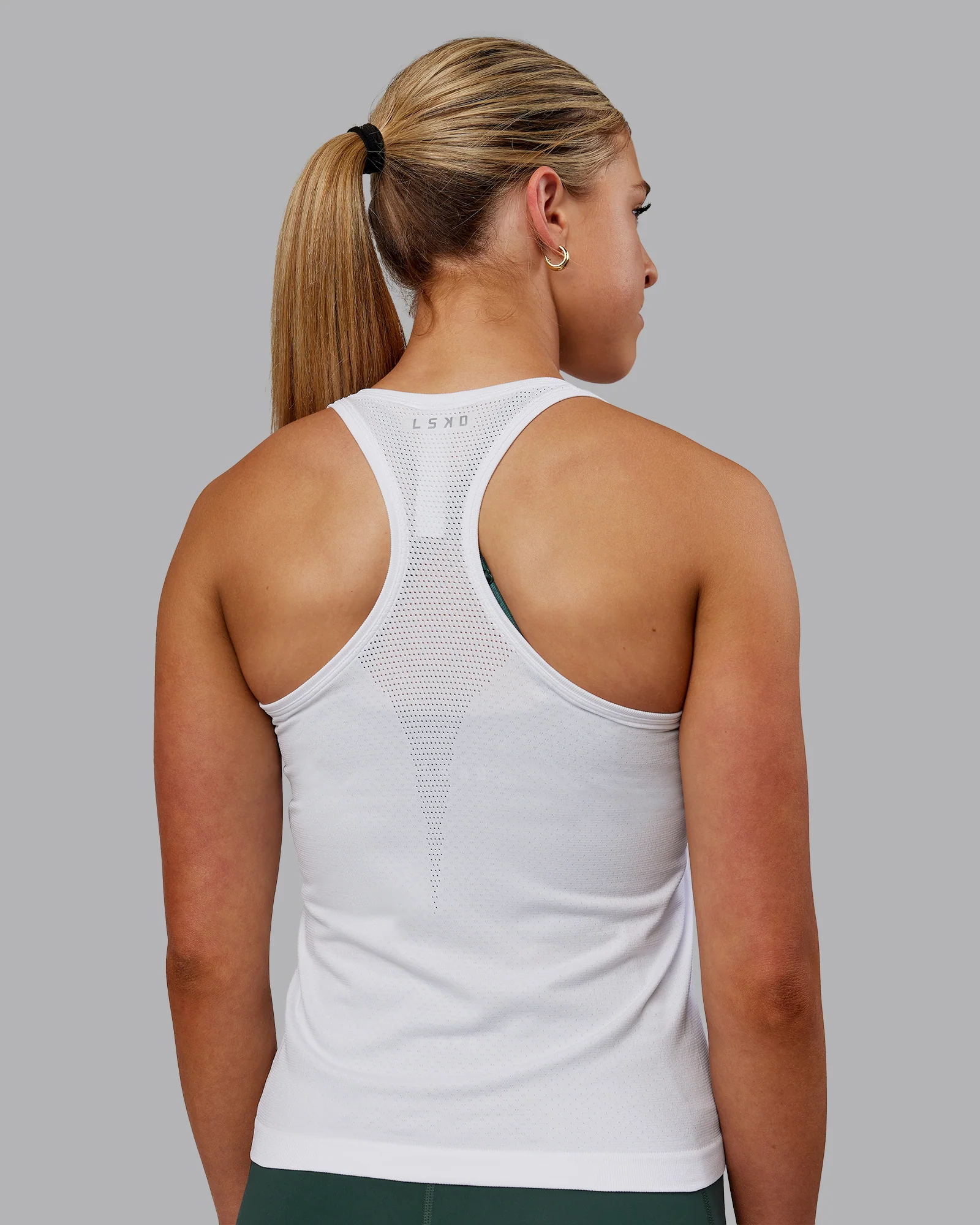 AeroFLX+ Seamless Tank - White/White 3 AeroFLX+ Seamless Tank - White/White