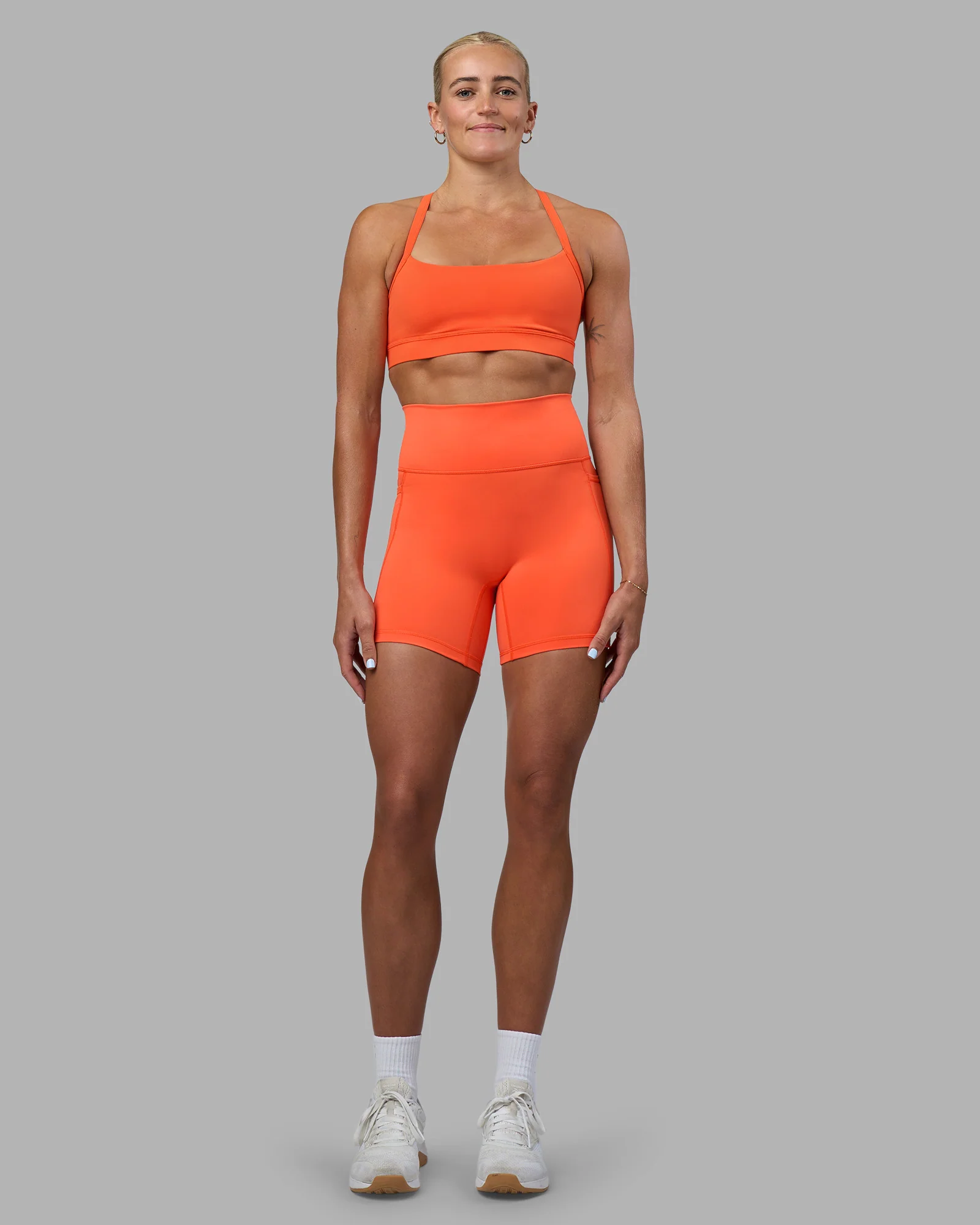Momentum Sports Bra - Ultra Orange