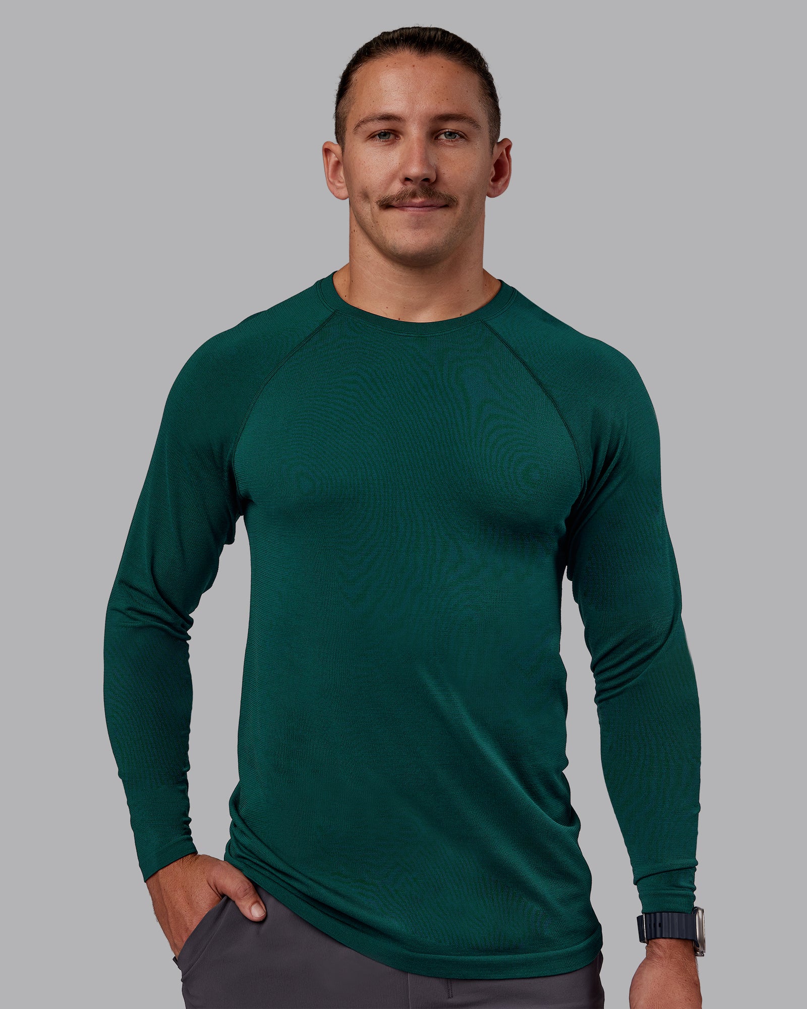 AeroFLX+ Seamless Long Sleeve Tee - Dark Moss/Dark Moss