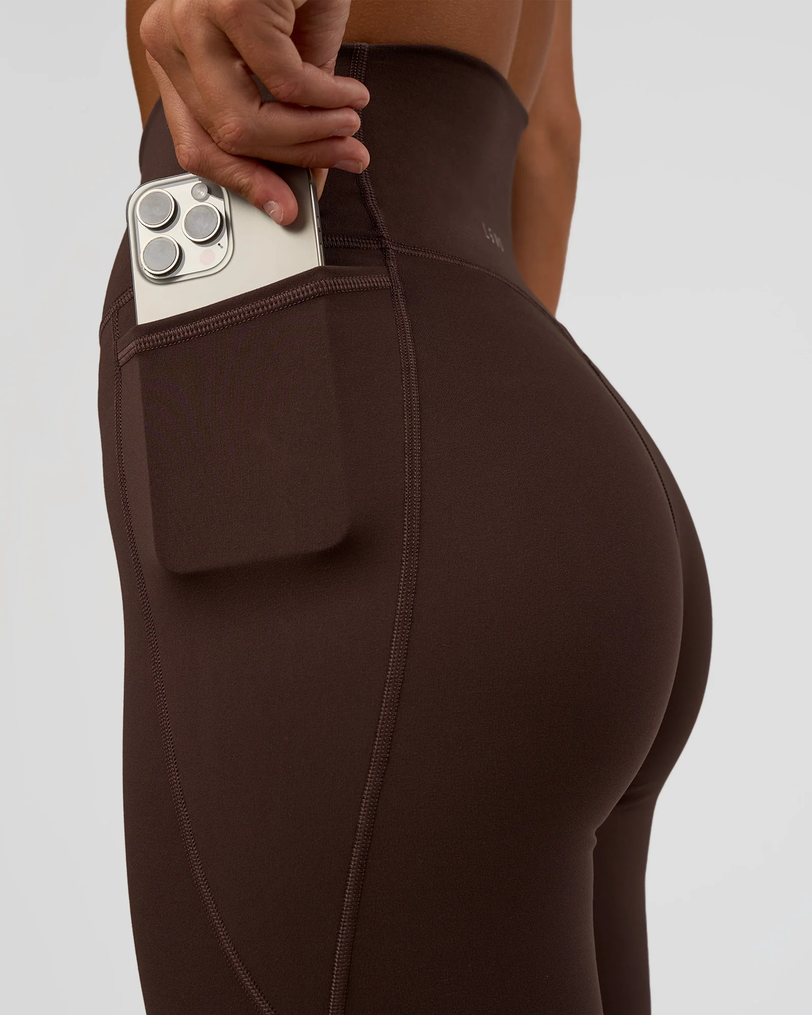 Fusion V-Contour Ultra High-Rise Full Length Legging Pockets - Hot Chocolate