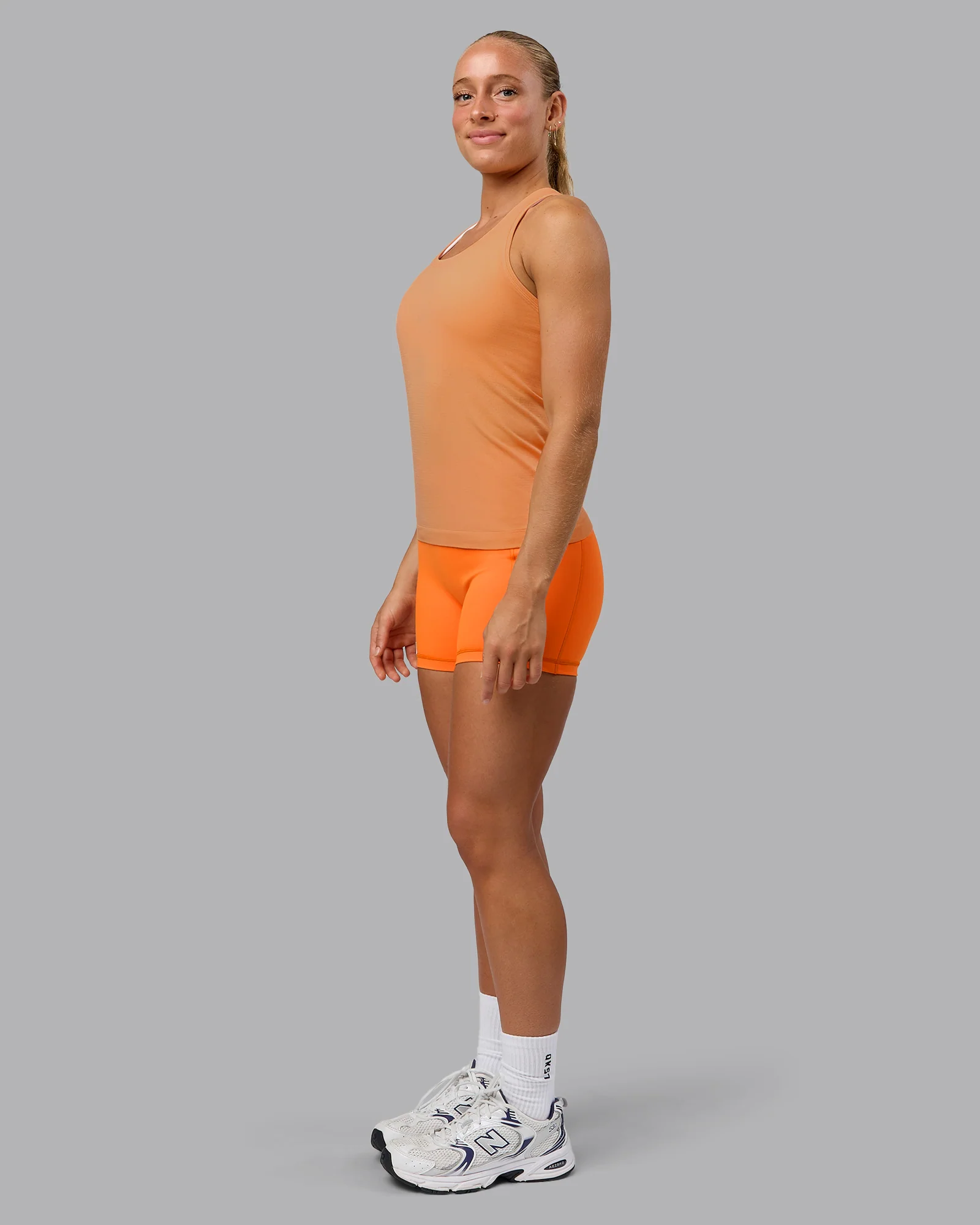 AeroFLX+ Seamless Tank - Cantaloupe/Cantaloupe