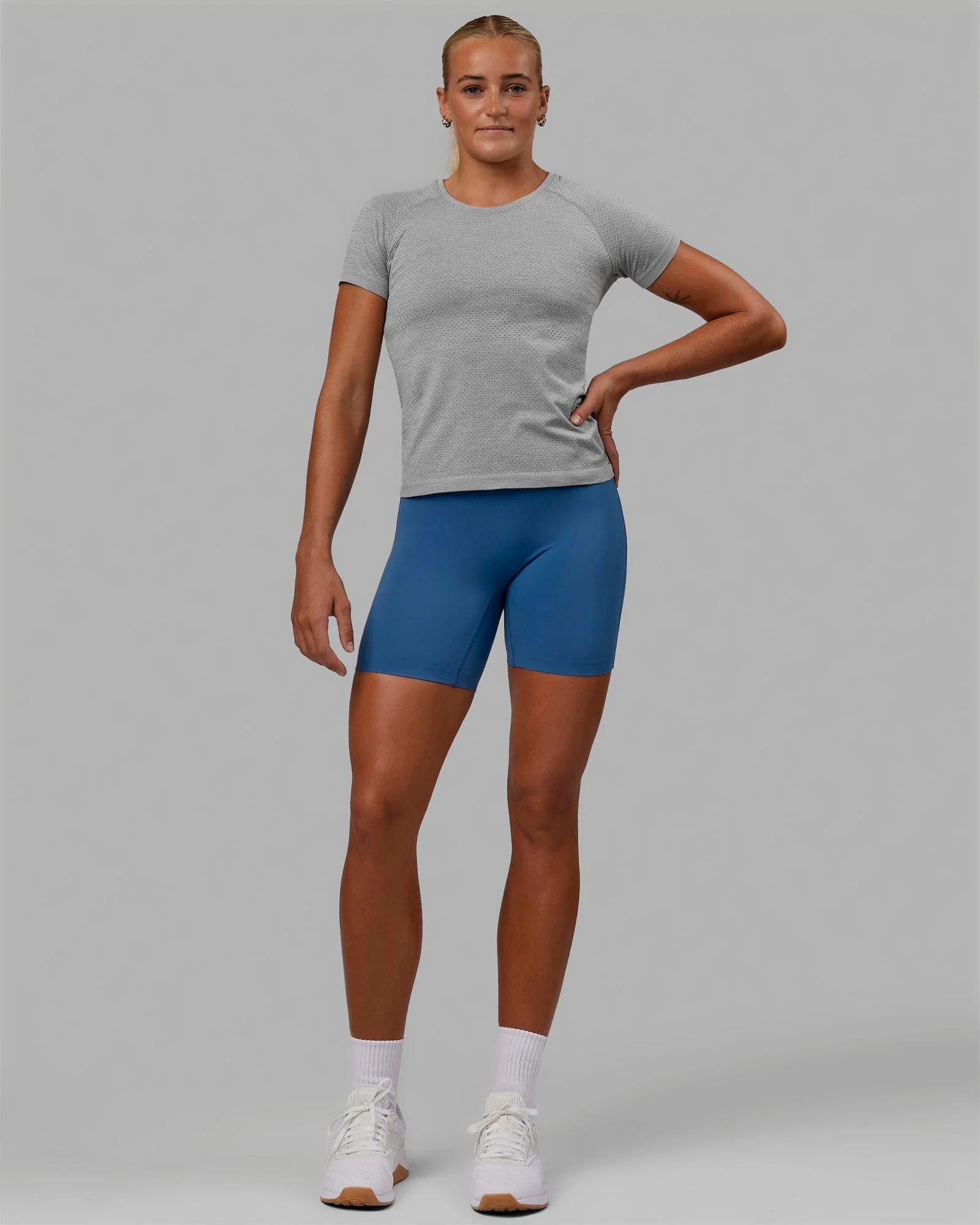 AeroFLX+ Seamless Tee - Light Grey/Light Grey