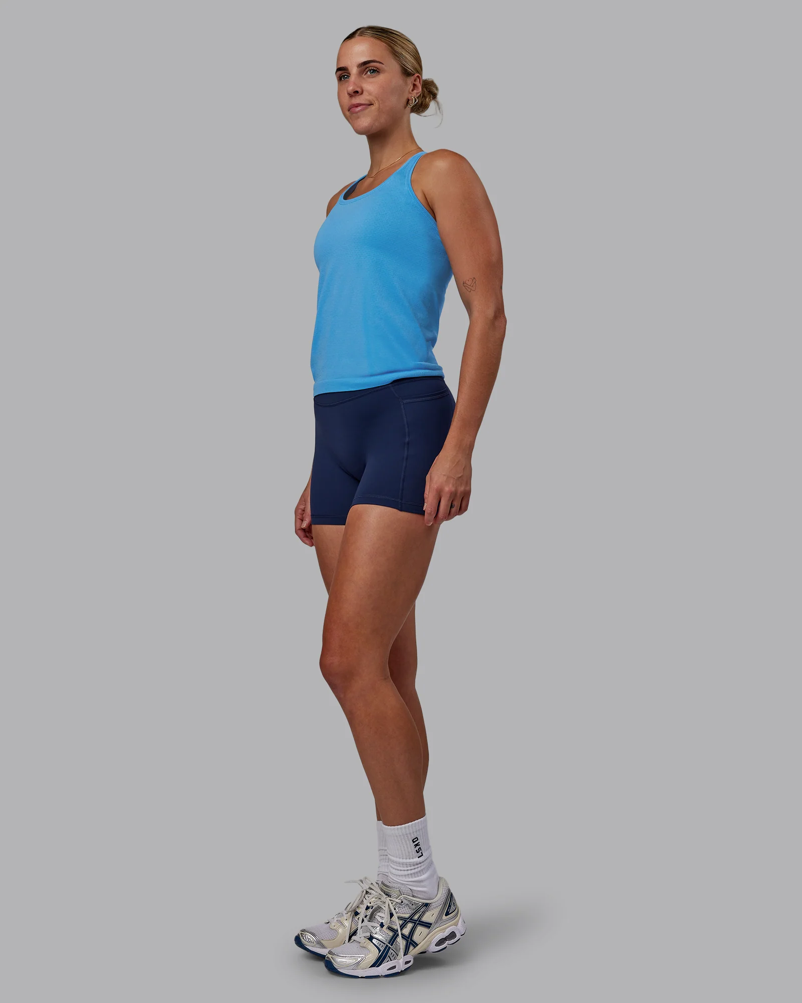 AeroFLX+ Seamless Tank - Azure Blue/Azure Blue 2 AeroFLX+ Seamless Tank - Azure Blue/Azure Blue