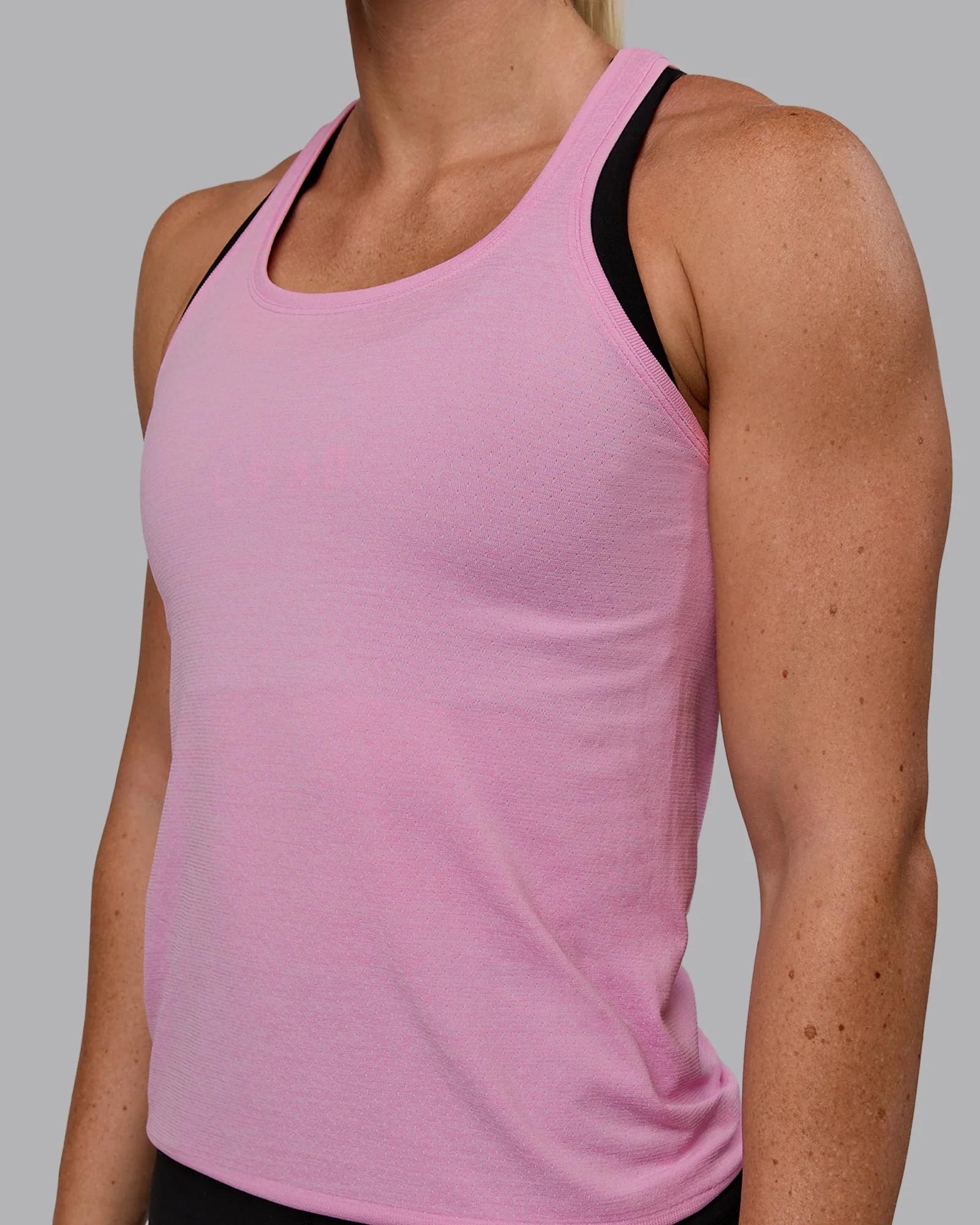 AeroFLX+ Seamless Tank - Pirouette/Bubblegum 1 AeroFLX+ Seamless Tank - Pirouette/Bubblegum